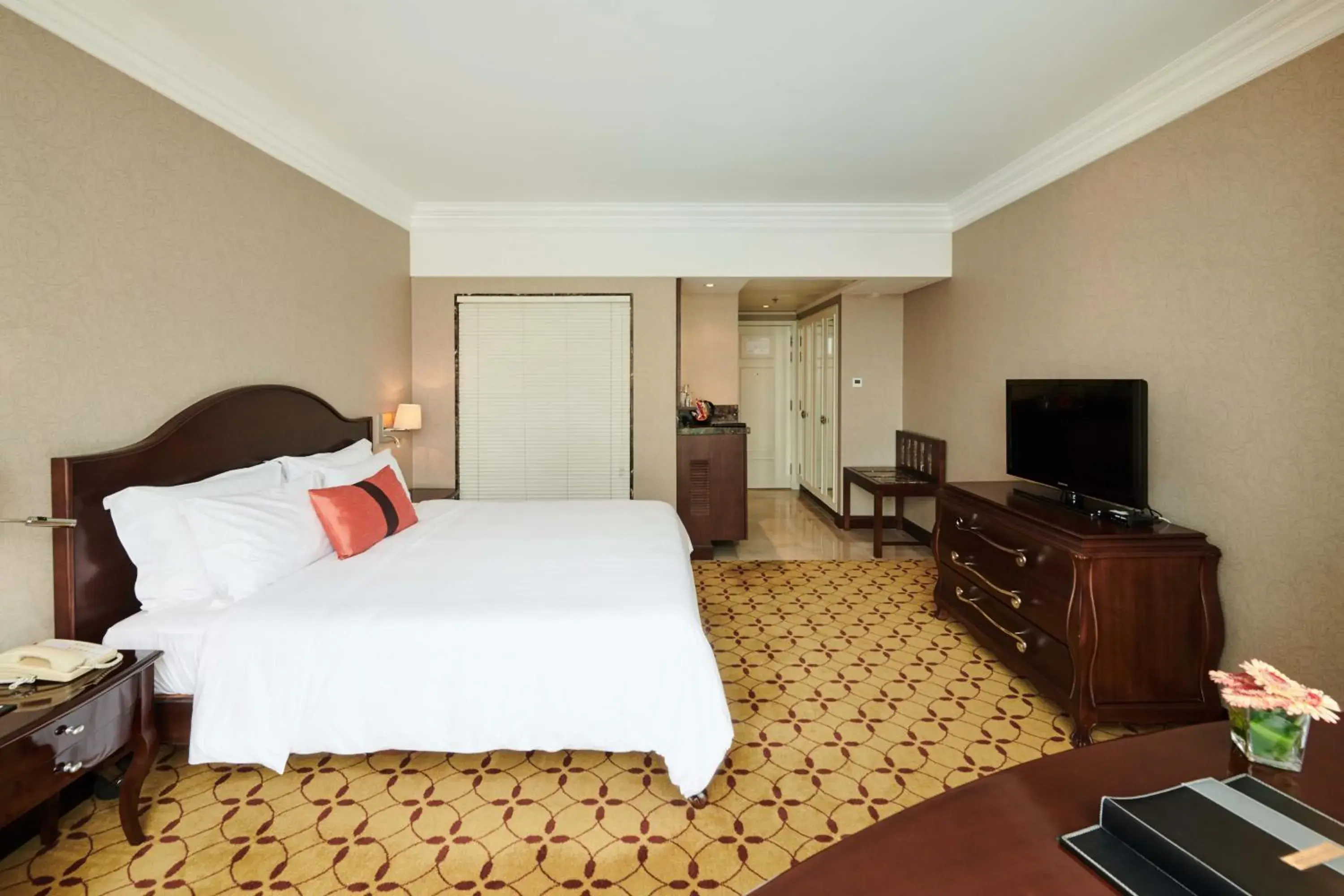 Superior Double or Twin Room in Eastin Grand Hotel Saigon Superior Double or Twin Room in Eastin Grand Hotel Saigon