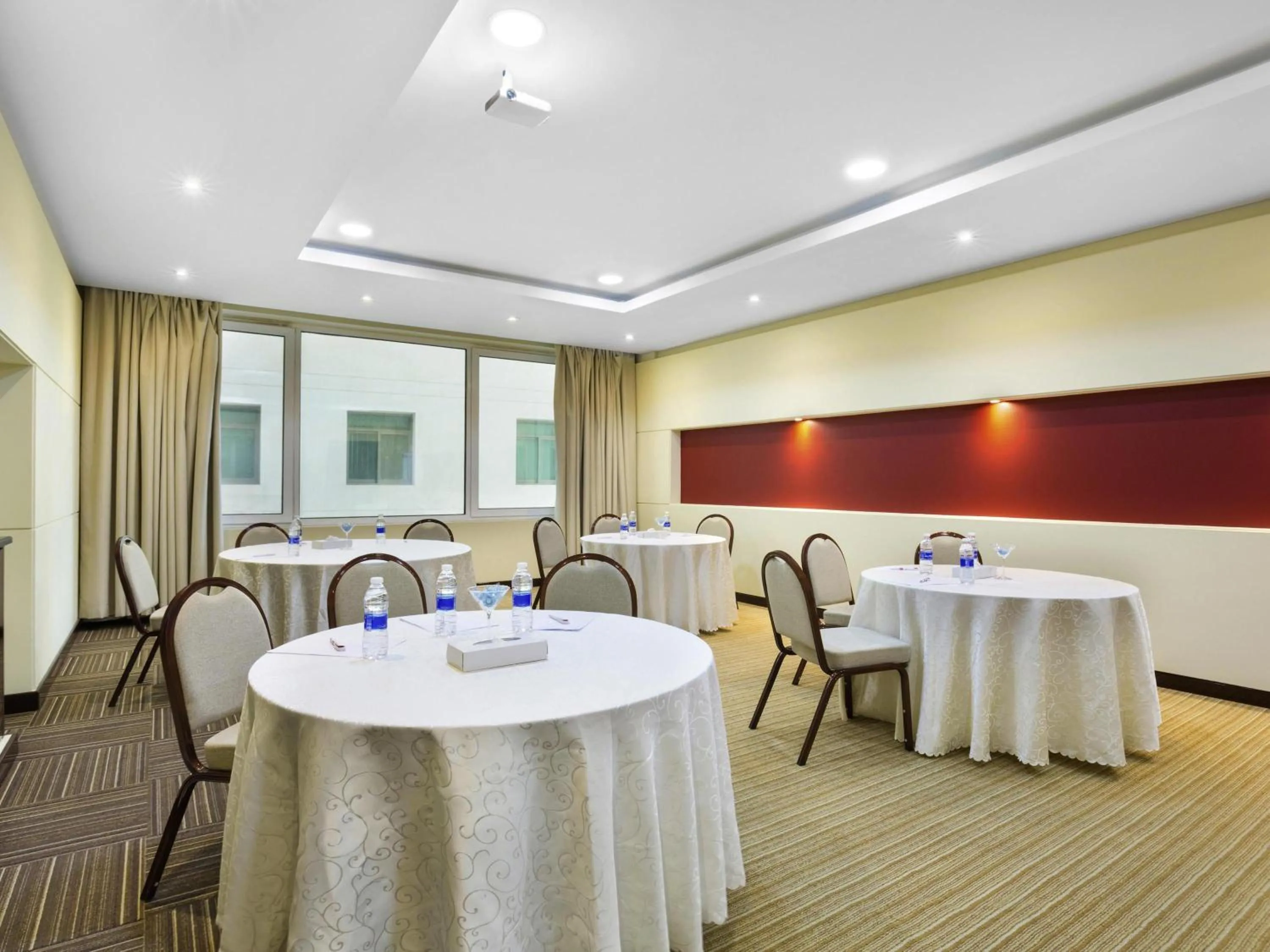 Meeting/conference room in ibis Muscat