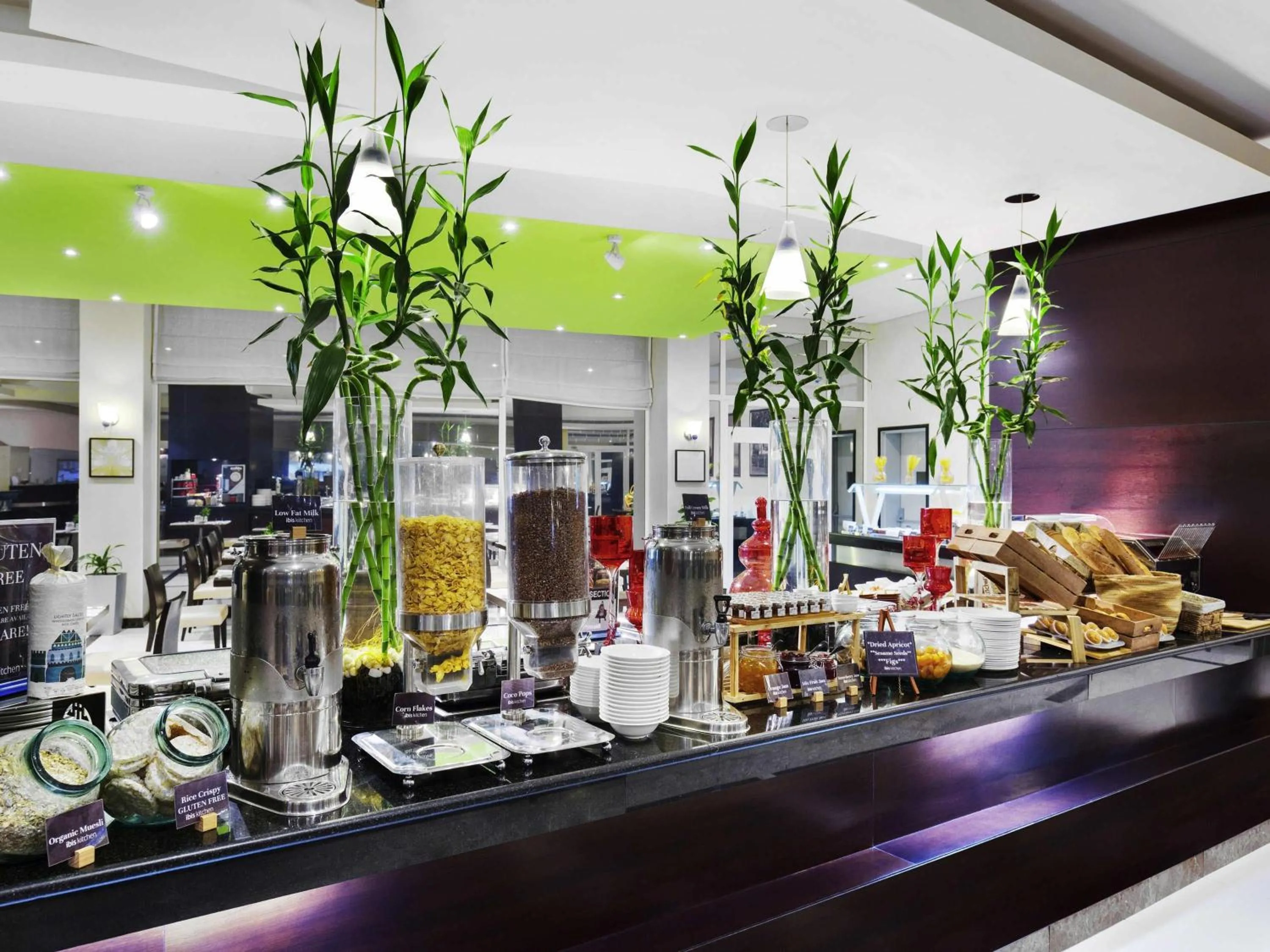 Restaurant/places to eat in ibis Muscat