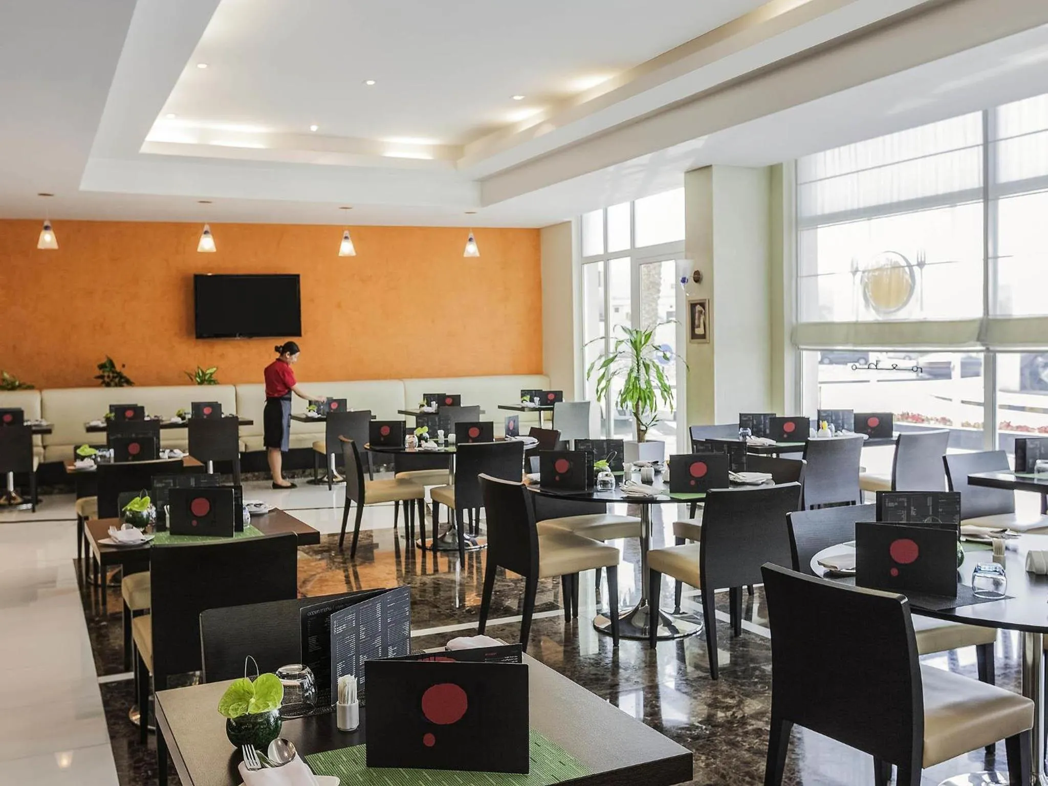 Restaurant/places to eat in ibis Muscat