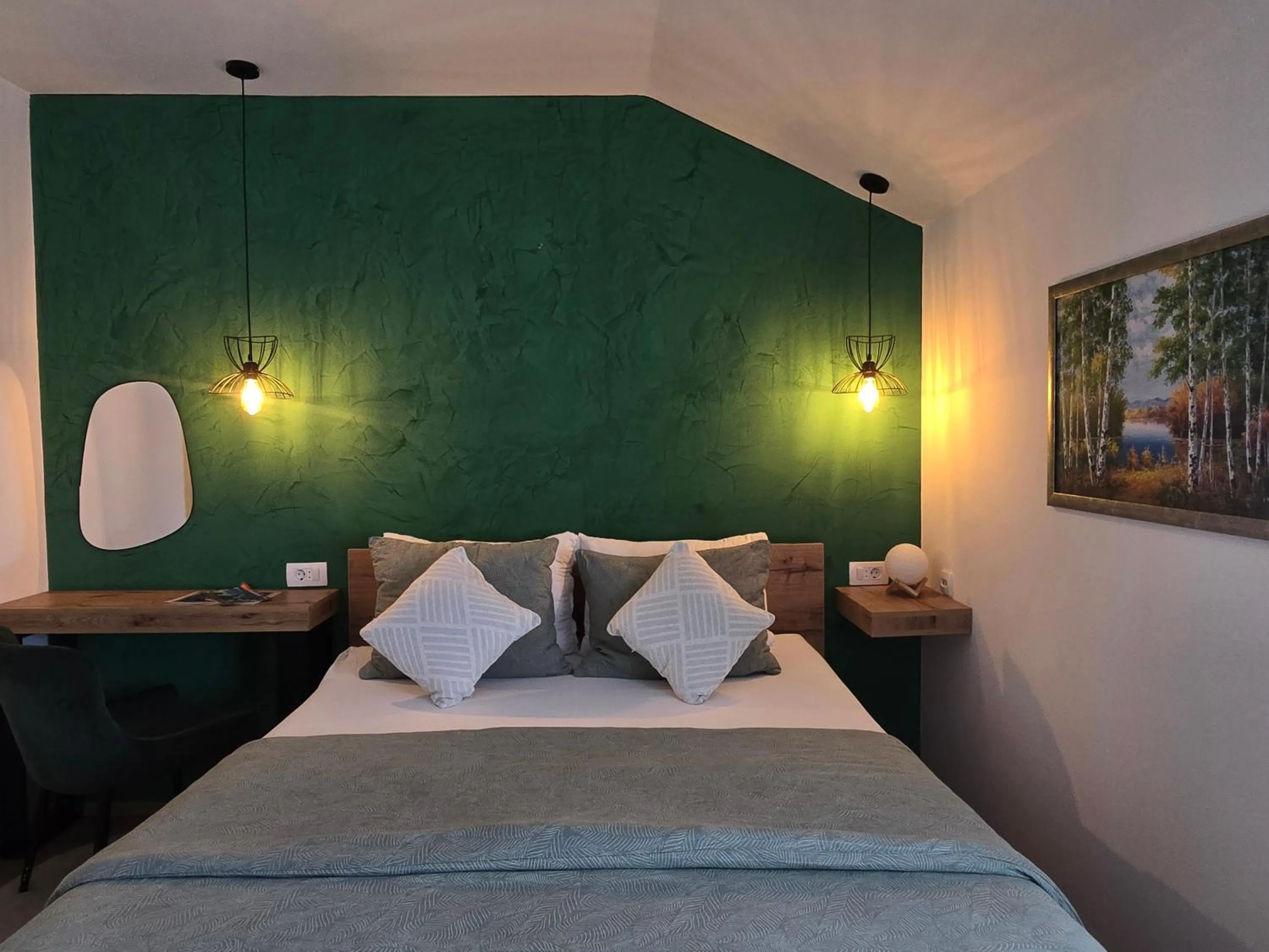 Photo of the whole room, Bed in Pansion Infinity