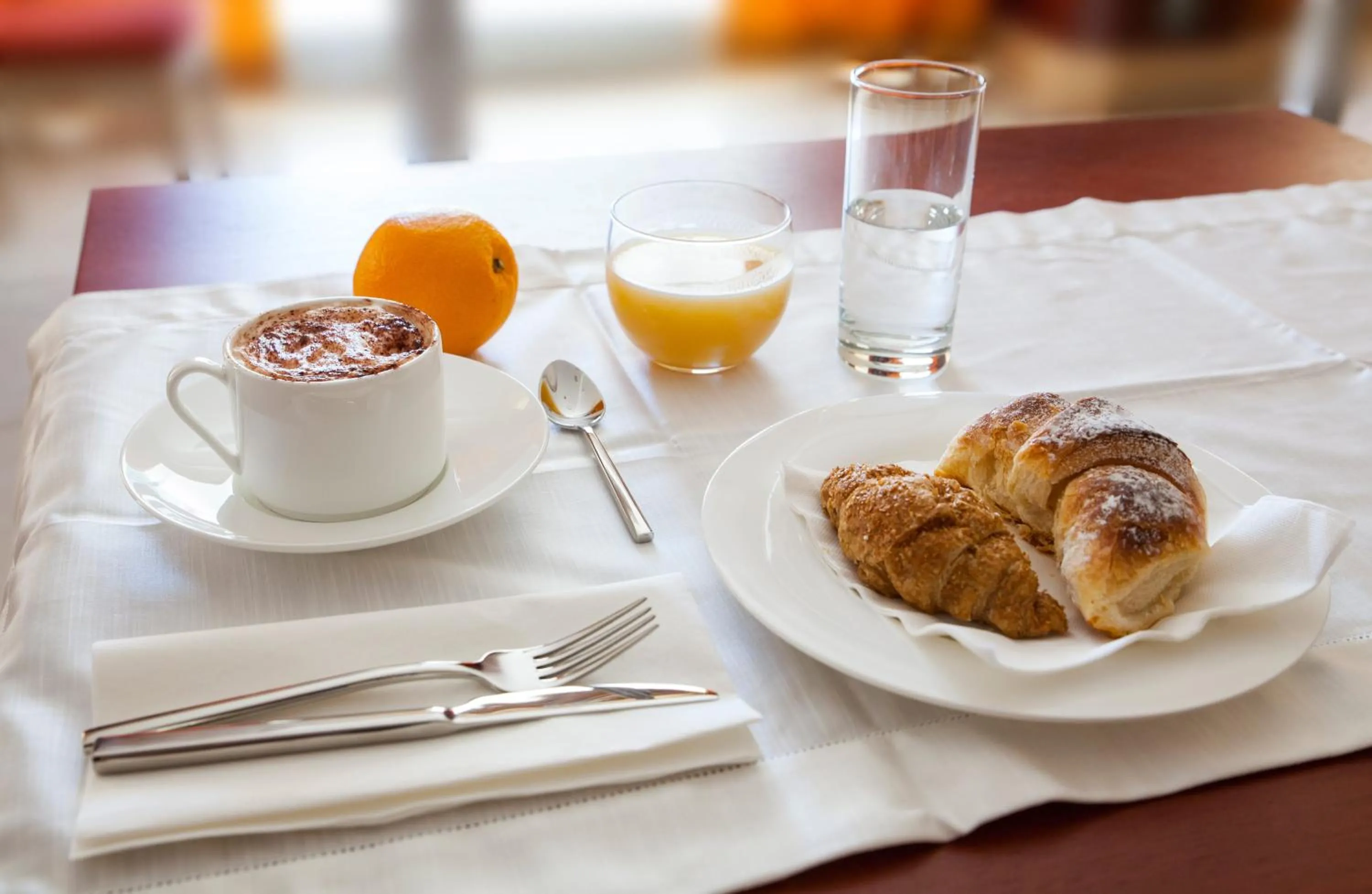 Restaurant/places to eat in BV President Hotel