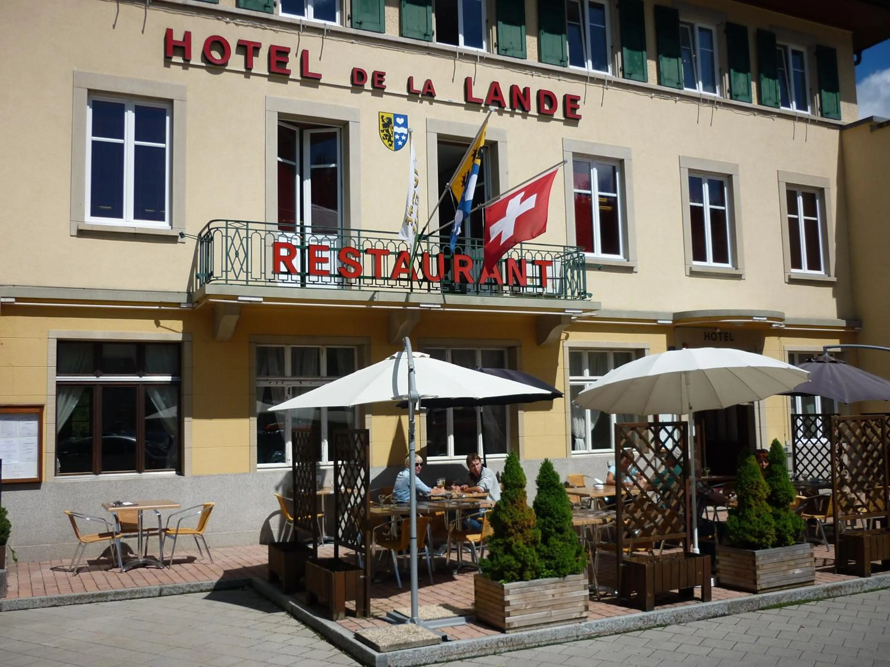 Restaurant/places to eat in Hotel de la Lande