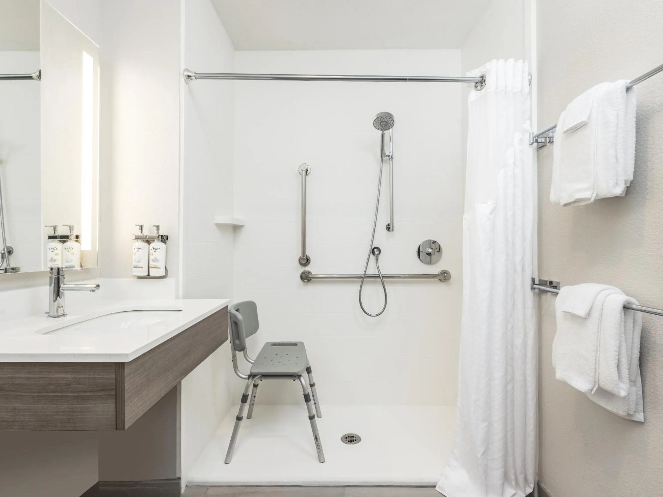 Bathroom in Holiday Inn Express Portland South - Lake Oswego by IHG