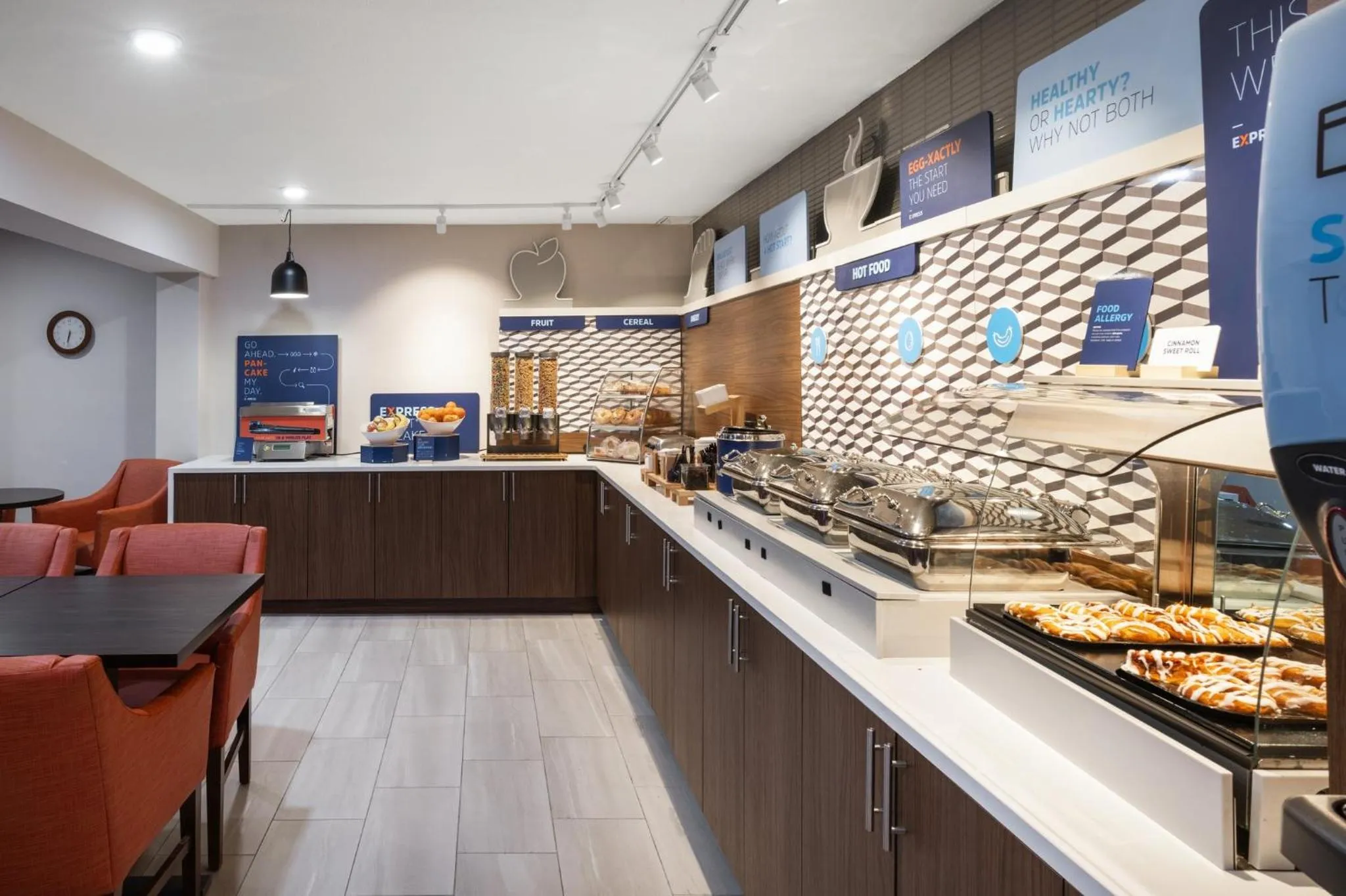 Breakfast in Holiday Inn Express Portland South - Lake Oswego by IHG