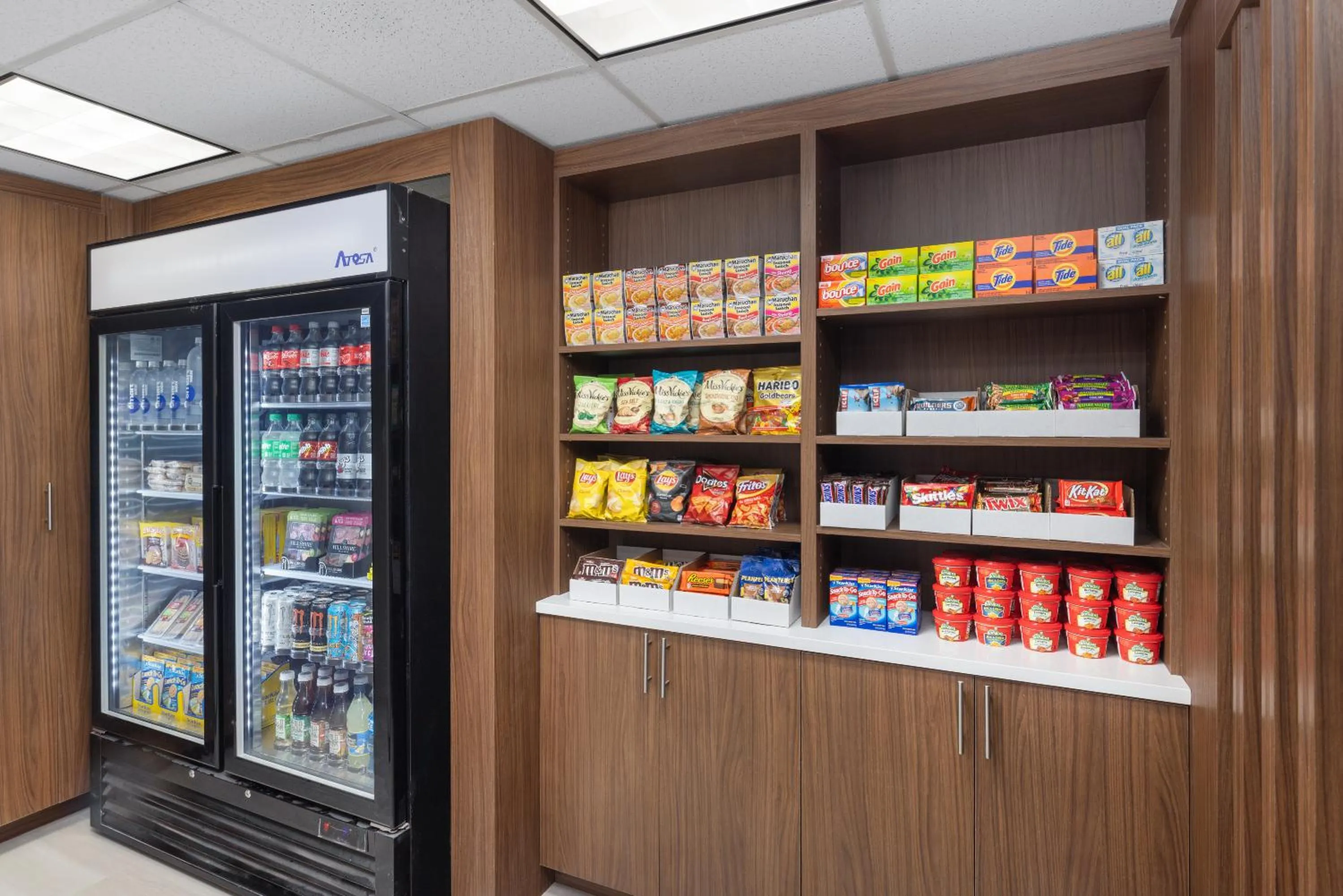 Lobby or reception in Holiday Inn Express Portland South - Lake Oswego by IHG