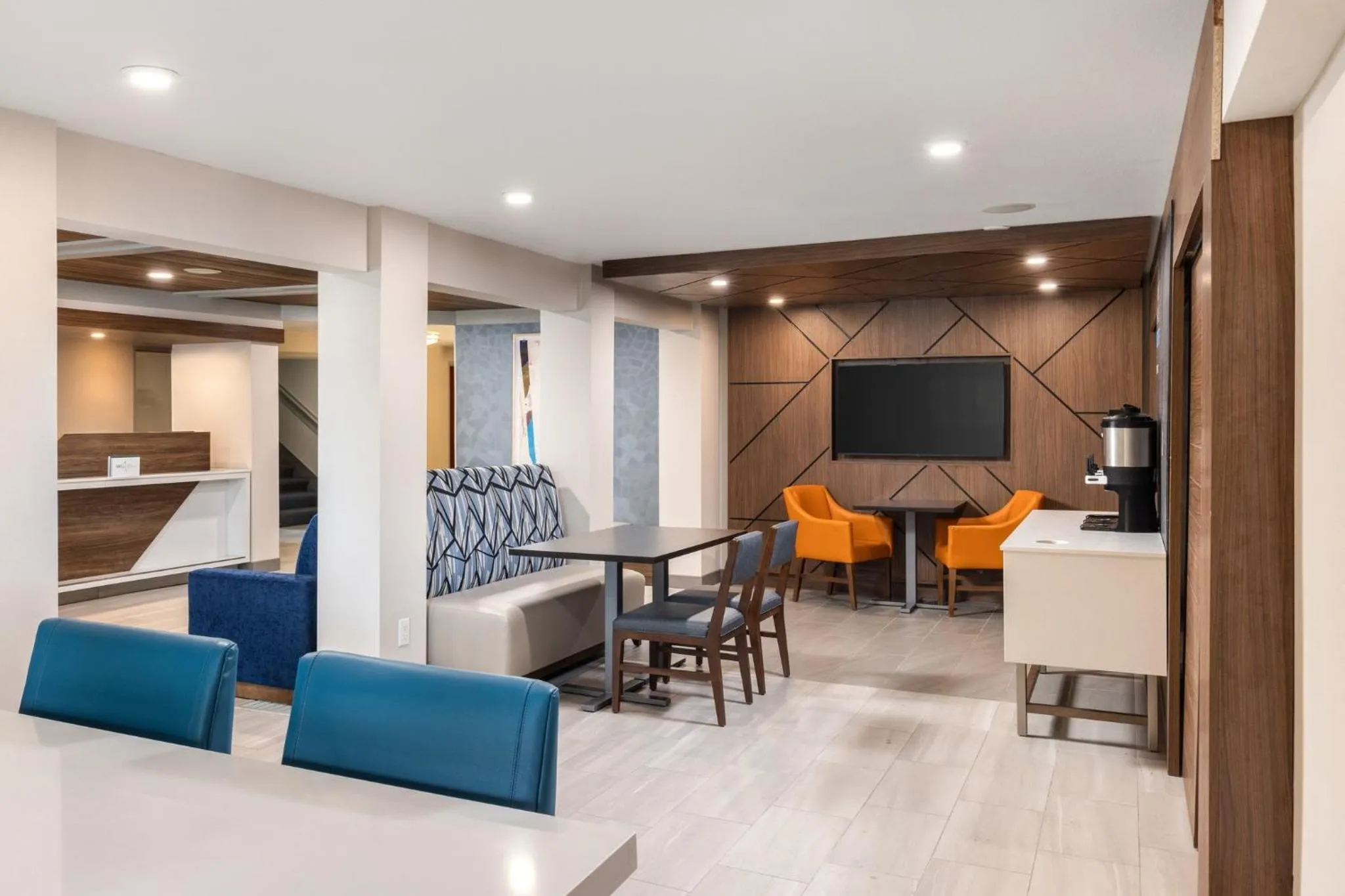 Breakfast in Holiday Inn Express Portland South - Lake Oswego by IHG