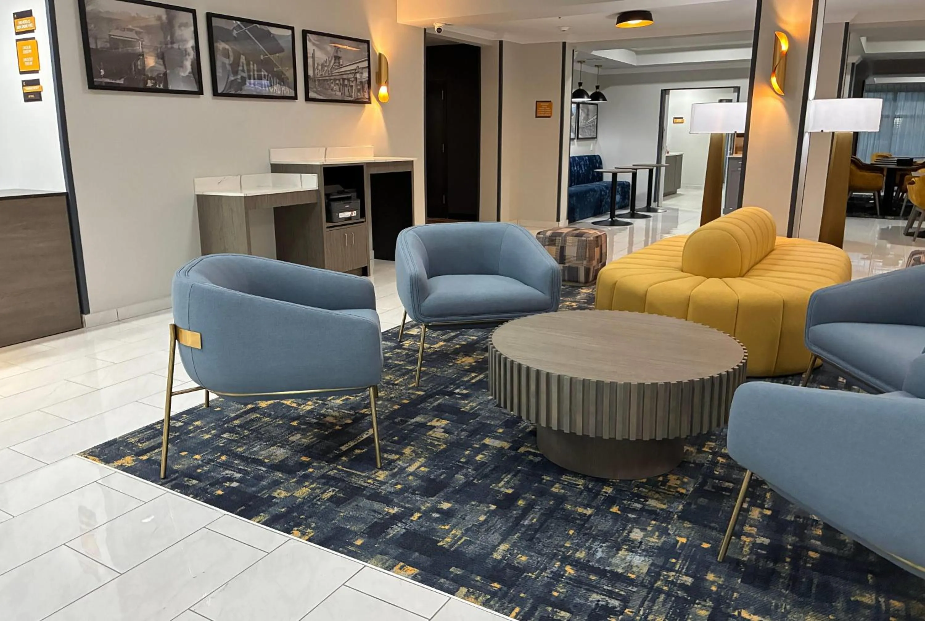 Lobby or reception in La Quinta Inn & Suites by Wyndham Bessemer