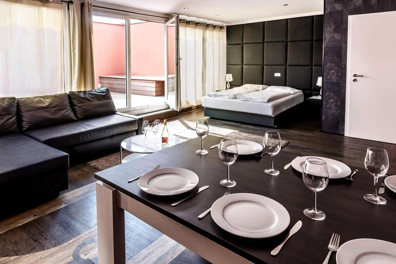 Dining area, Bed in Hotel SleepInn Volkspark