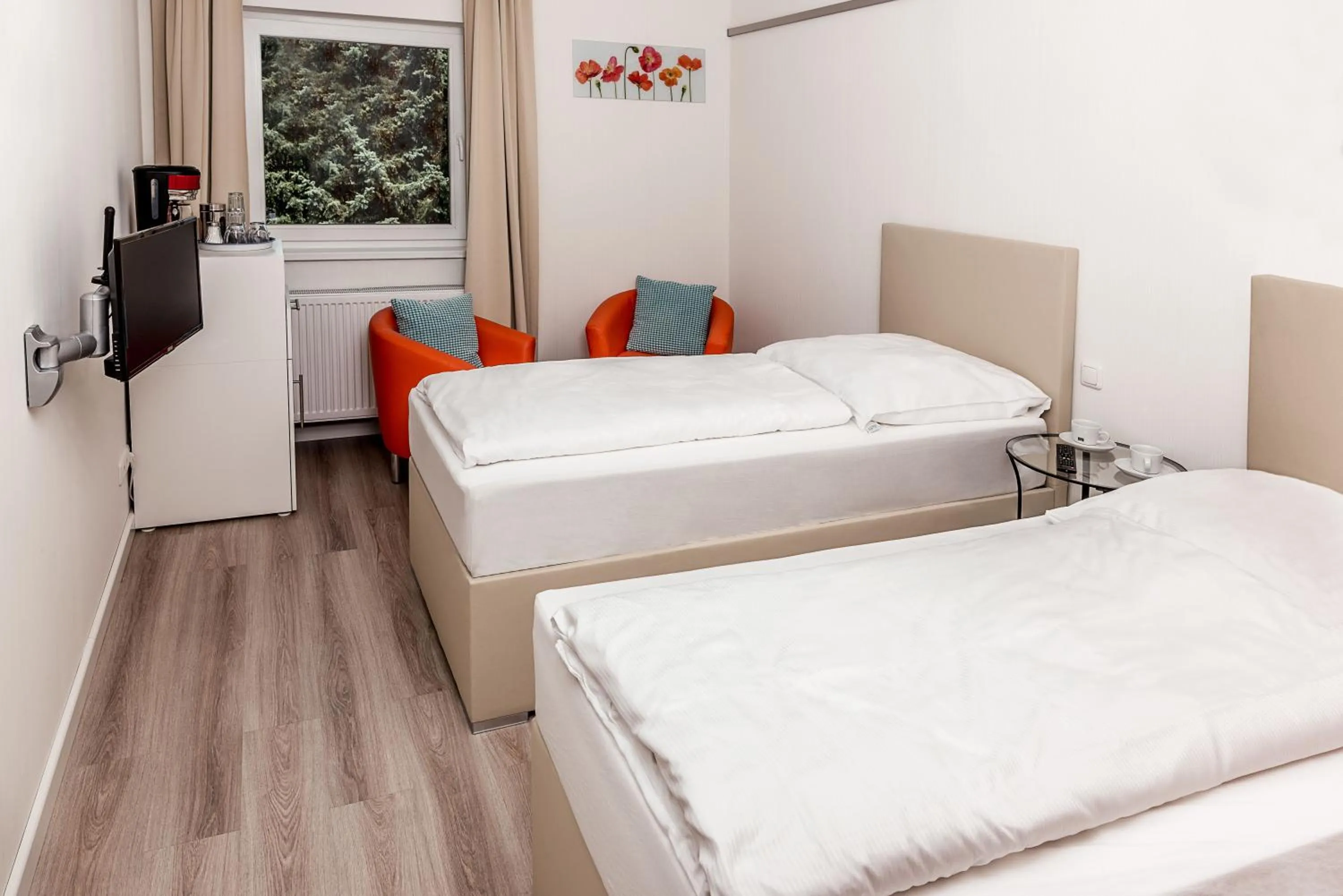 Photo of the whole room, Bed in Hotel SleepInn Volkspark