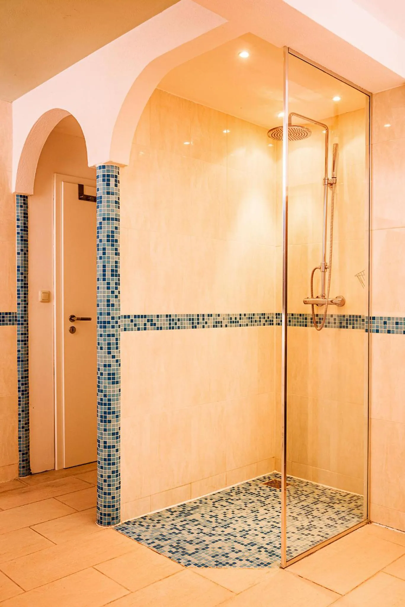 Shower in Hotel SleepInn Volkspark