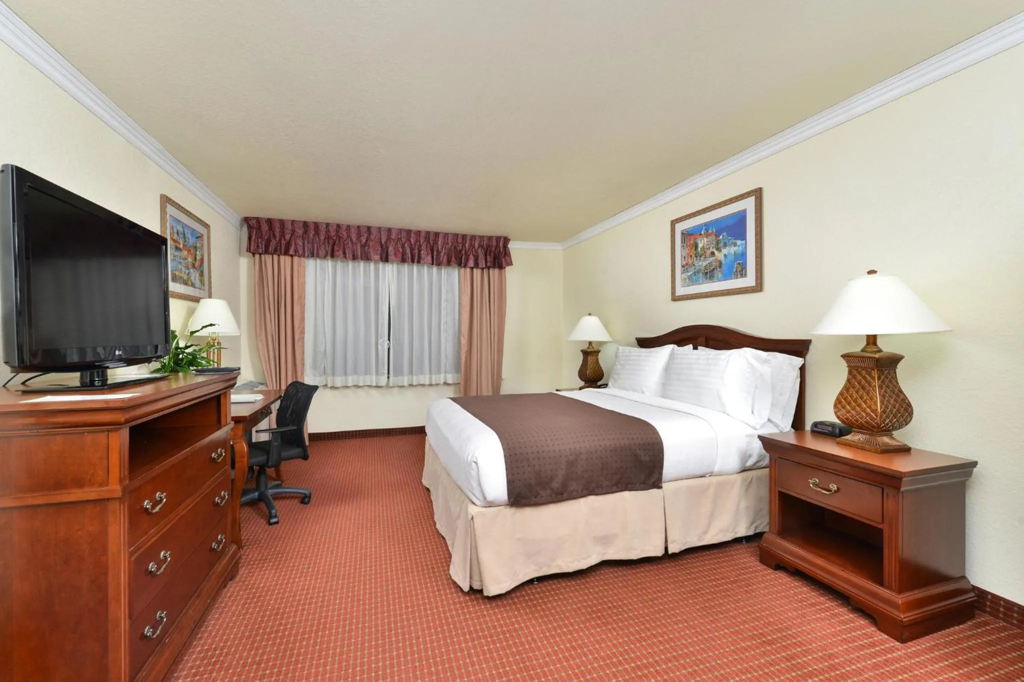 Photo of the whole room, Bed in Holiday Inn Rancho Cordova - Northeast Sacramento by IHG