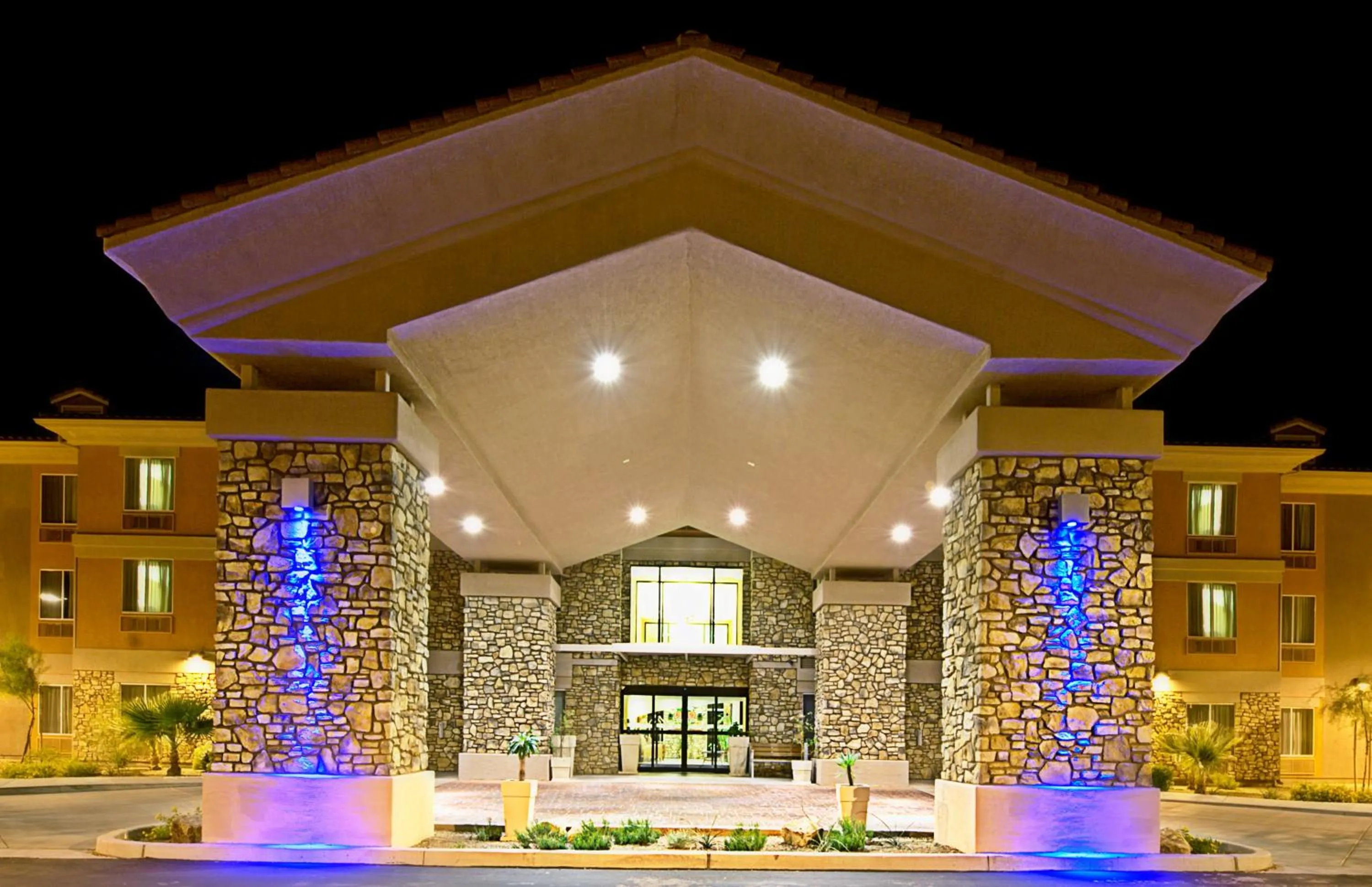 Property building in Holiday Inn Express & Suites Tucson by IHG