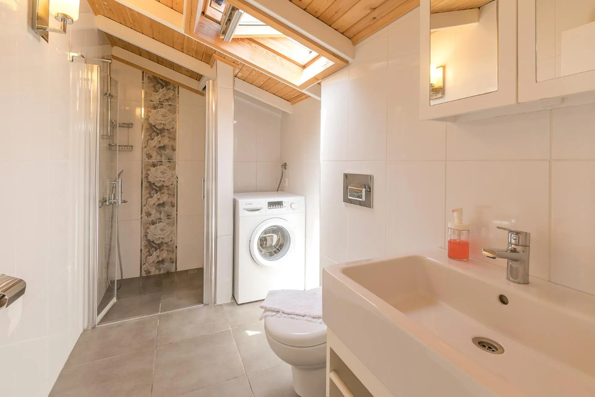 Shower in Kasinn Apart Hotel