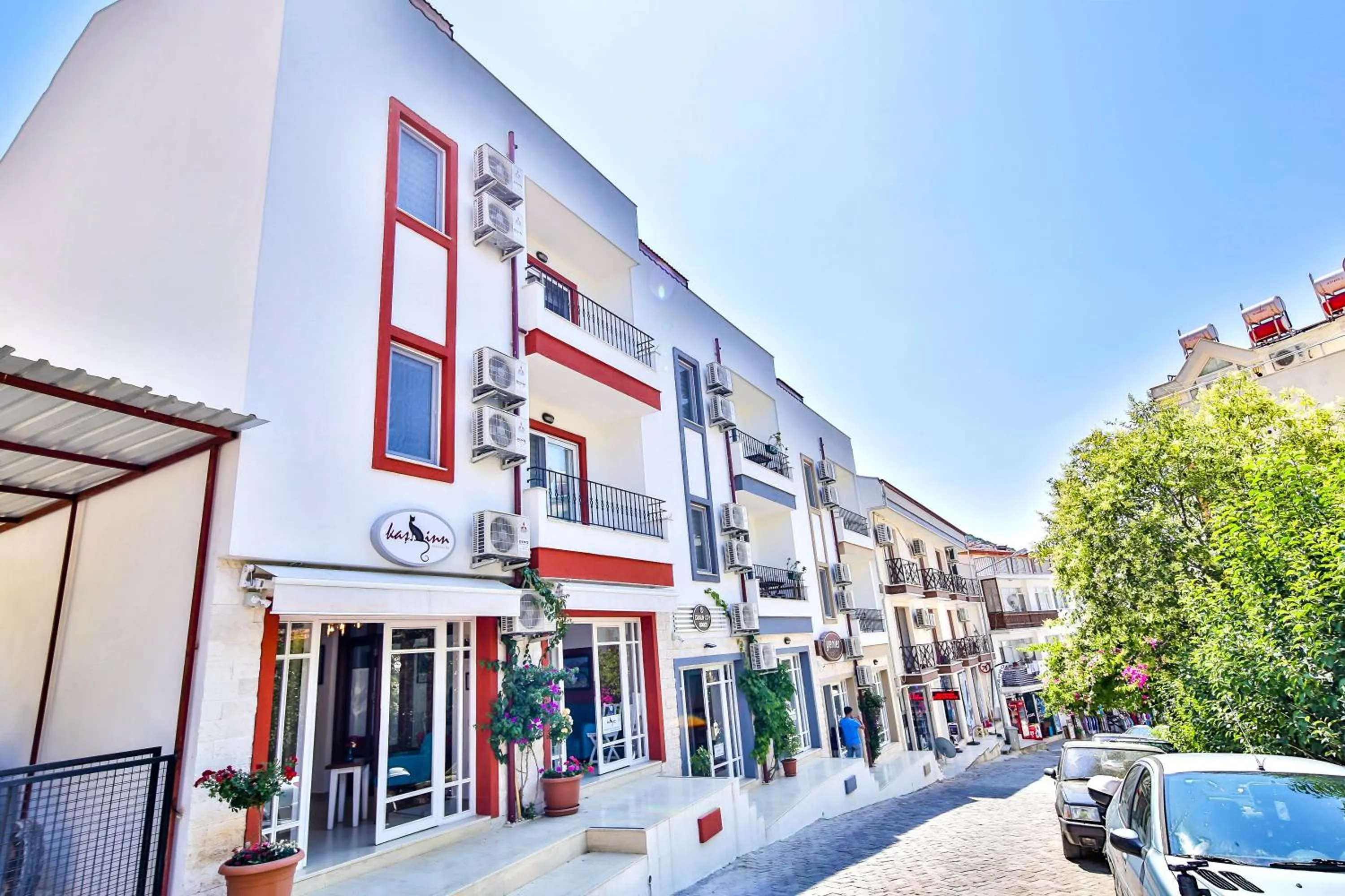 Facade/entrance in Kasinn Apart Hotel