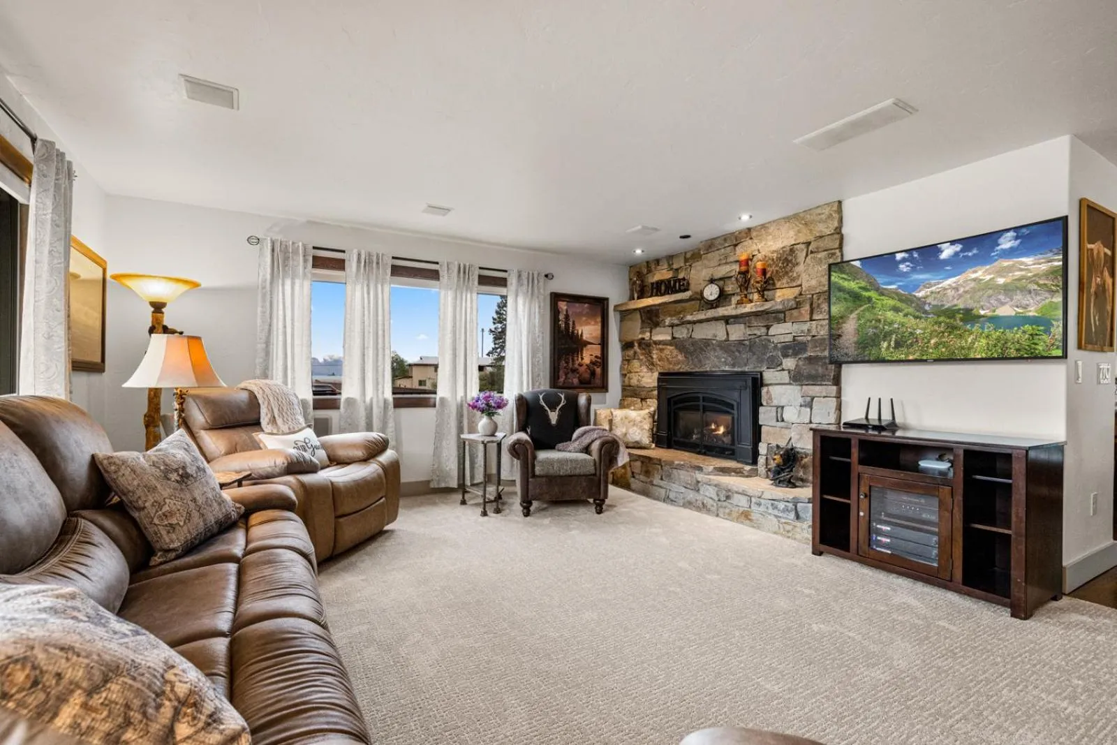 Living room in Coyote Bluff Estate