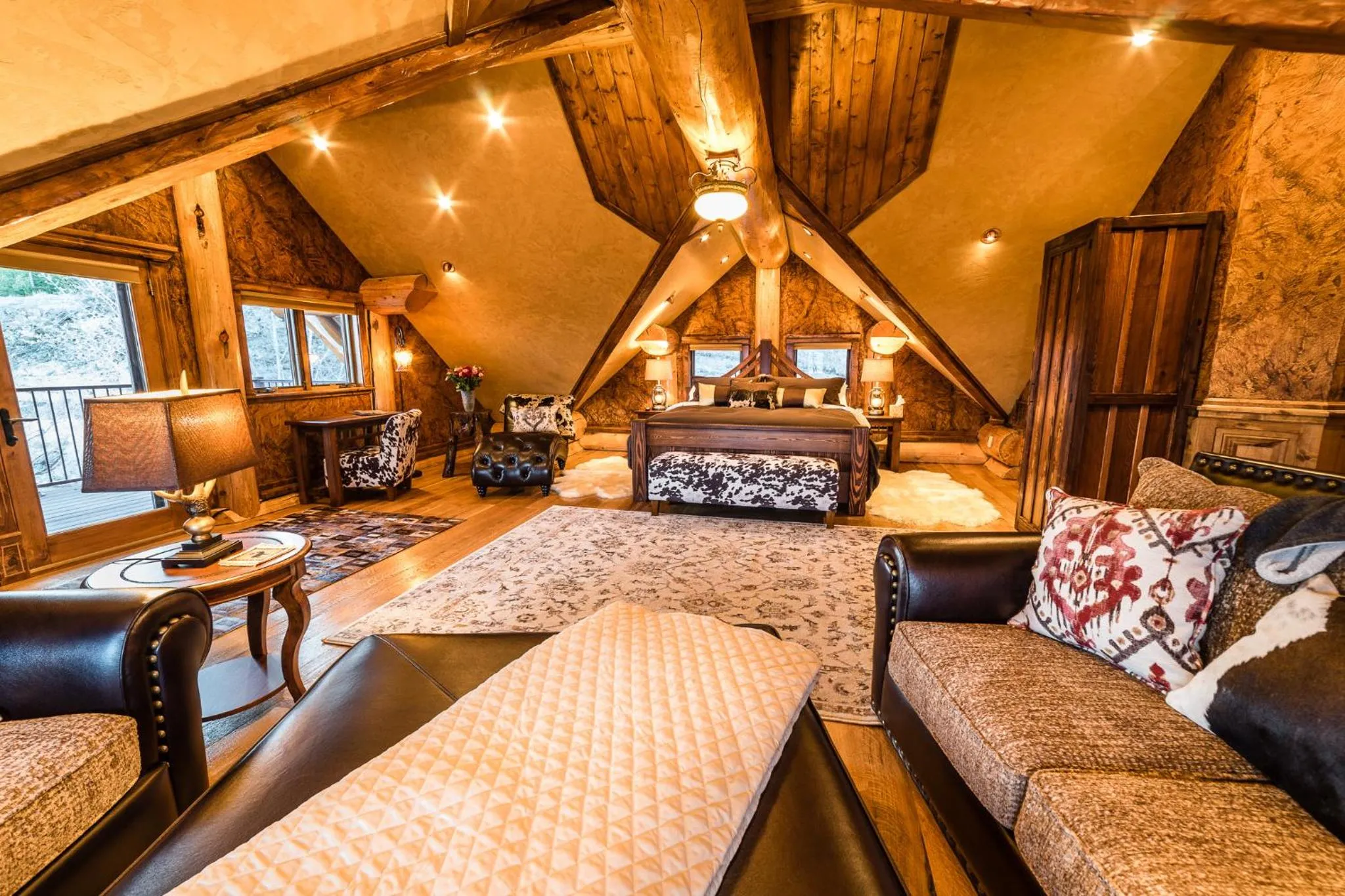 Photo of the whole room in Coyote Bluff Estate