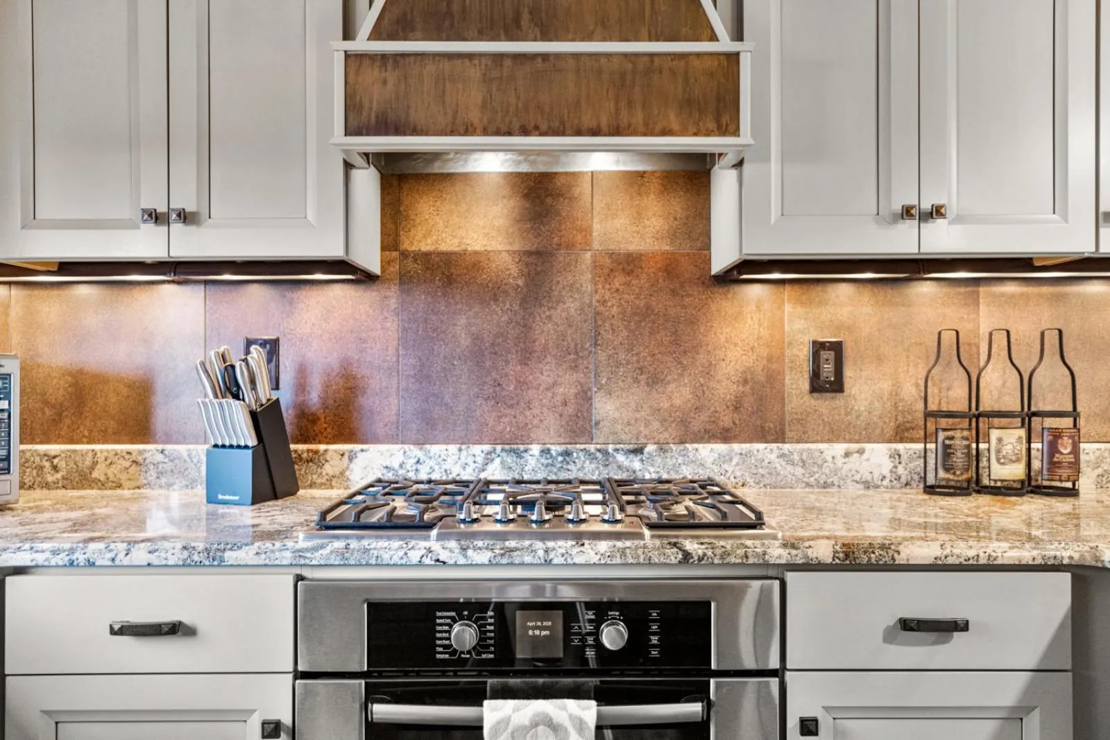 stove in Coyote Bluff Estate