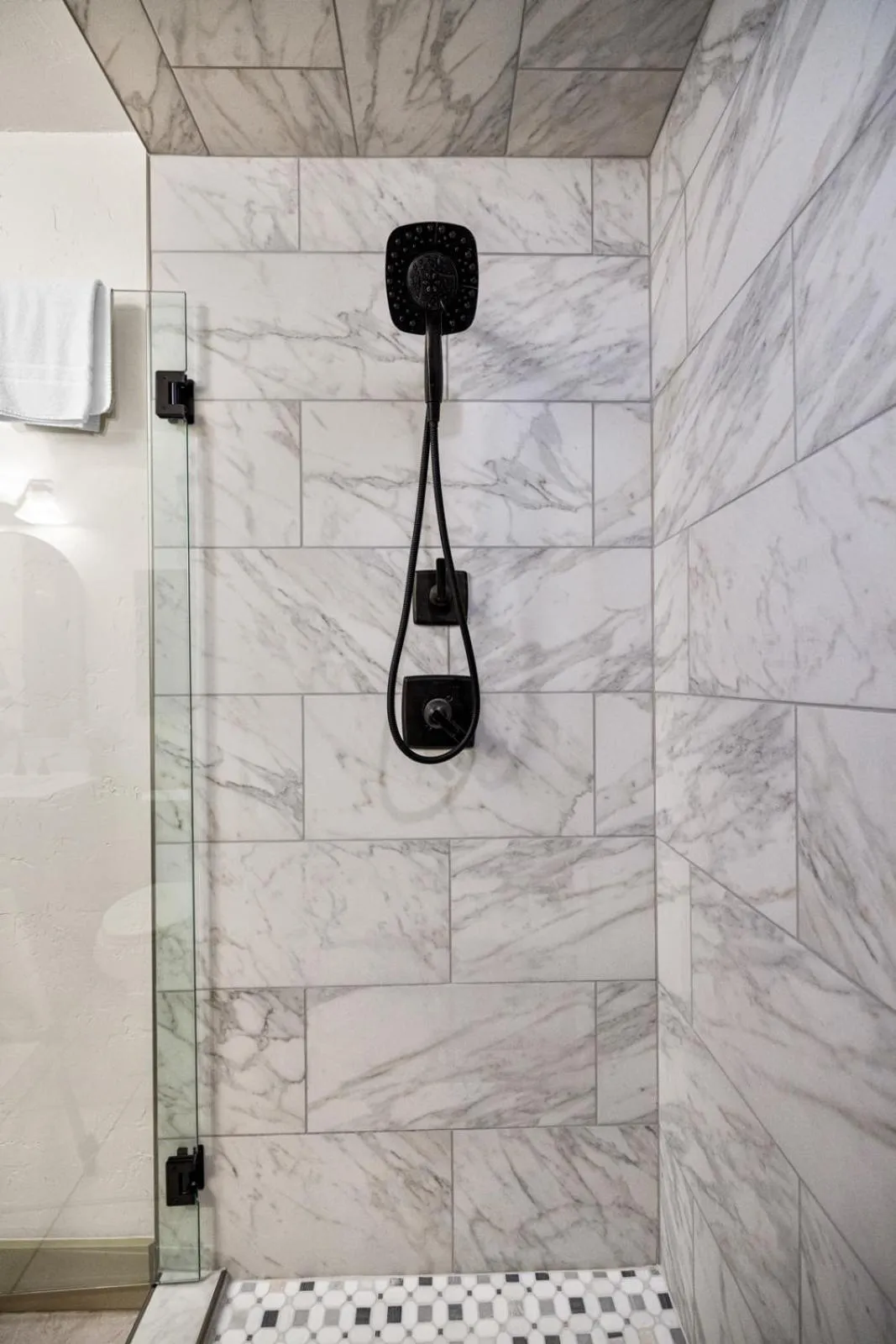 Shower in Coyote Bluff Estate