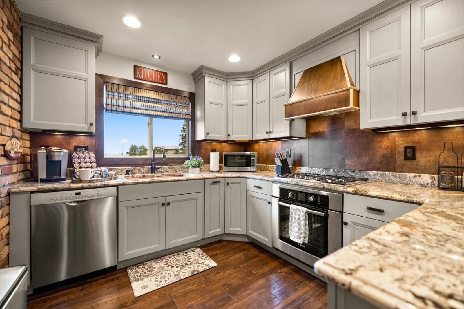 Coffee/tea facilities in Coyote Bluff Estate