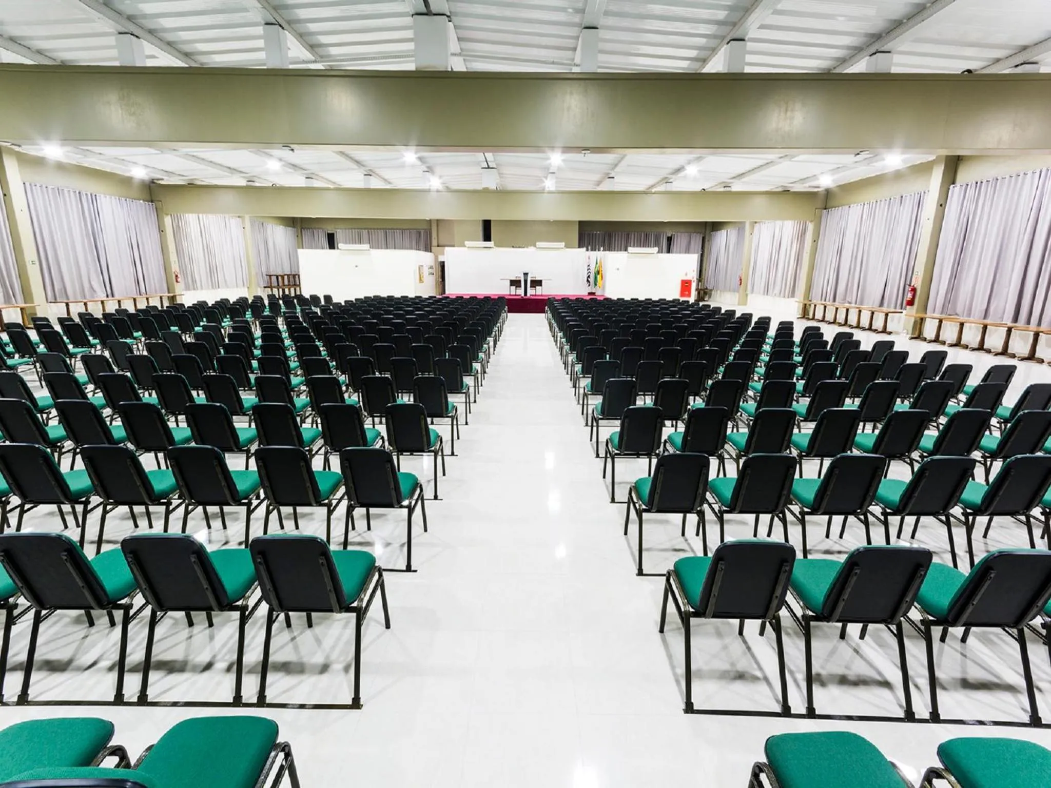 Meeting/conference room in Hotel Golden Park Sorocaba & Convenções by Nacional Inn