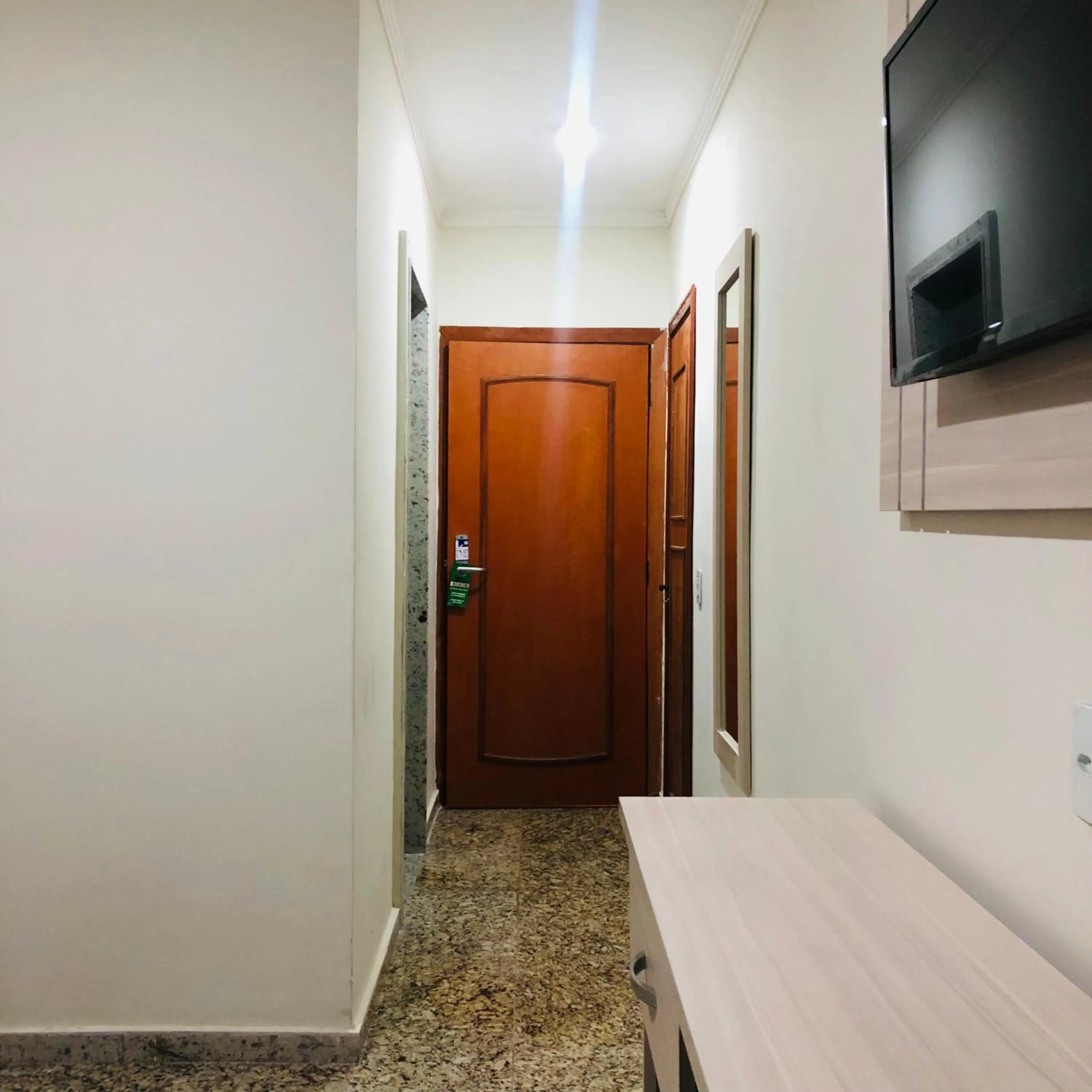 TV and multimedia in Hotel Golden Park Sorocaba & Convenções by Nacional Inn