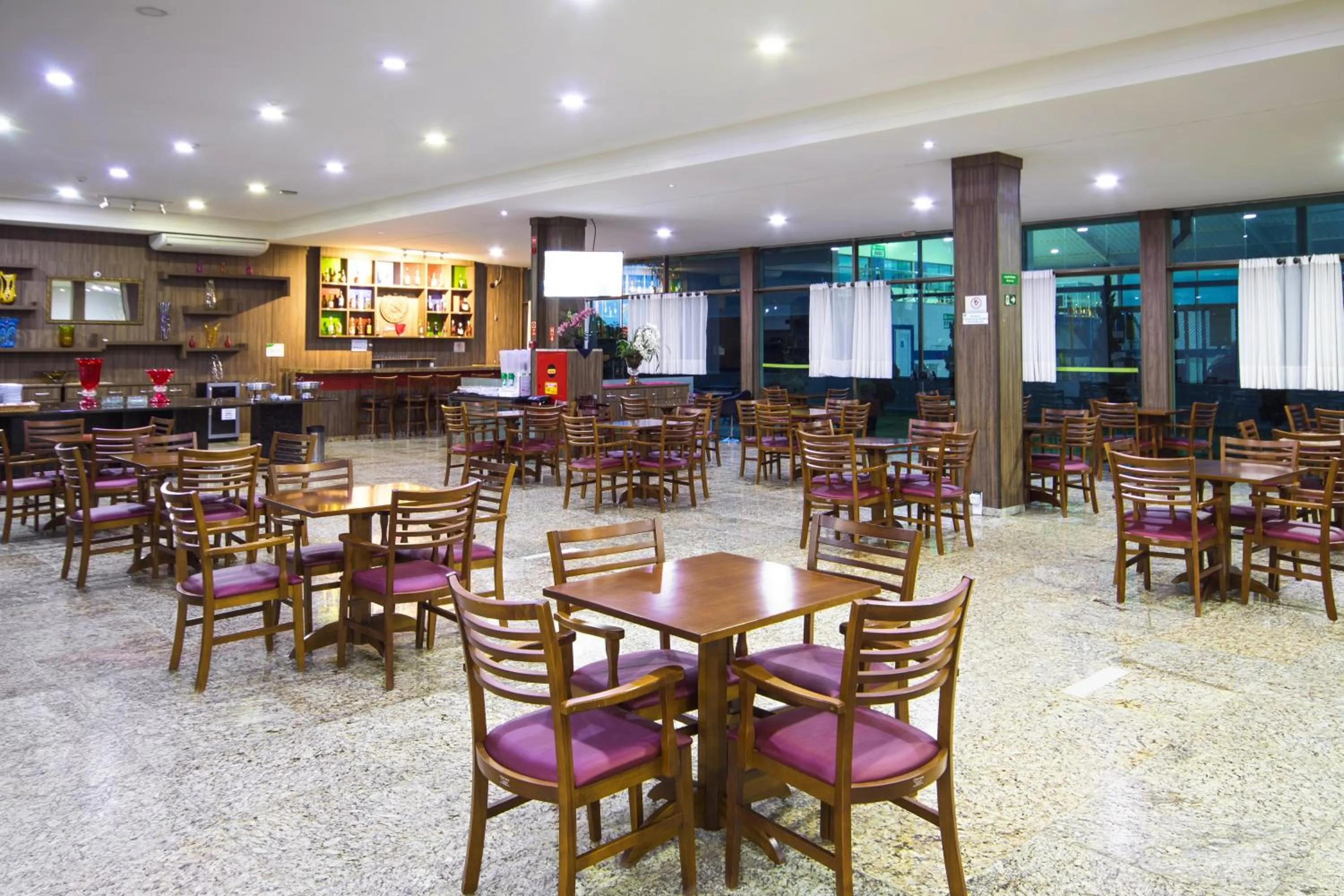 Restaurant/places to eat in Hotel Golden Park Sorocaba & Convenções by Nacional Inn