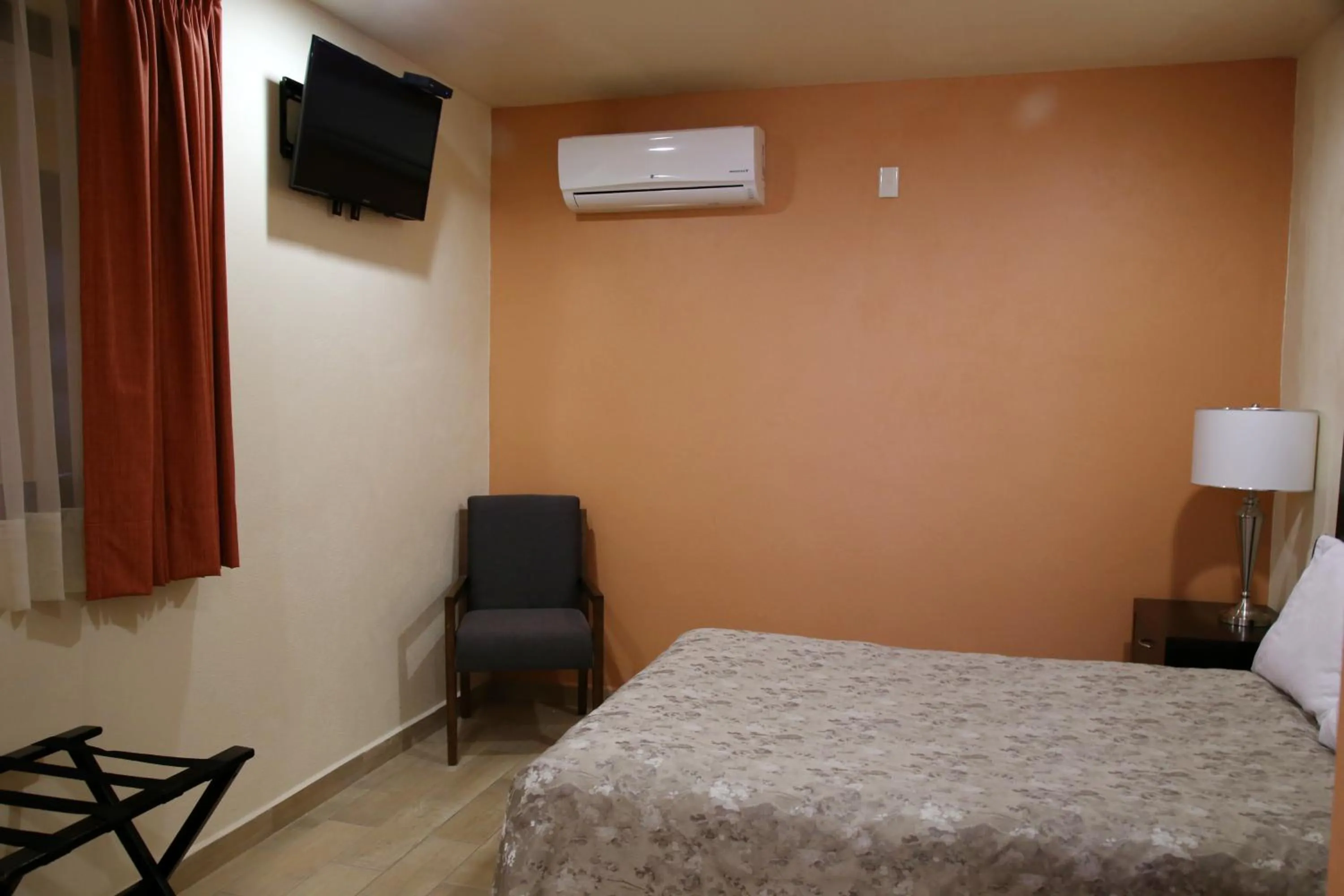 Photo of the whole room, Bed in Hotel Plaza Bernal