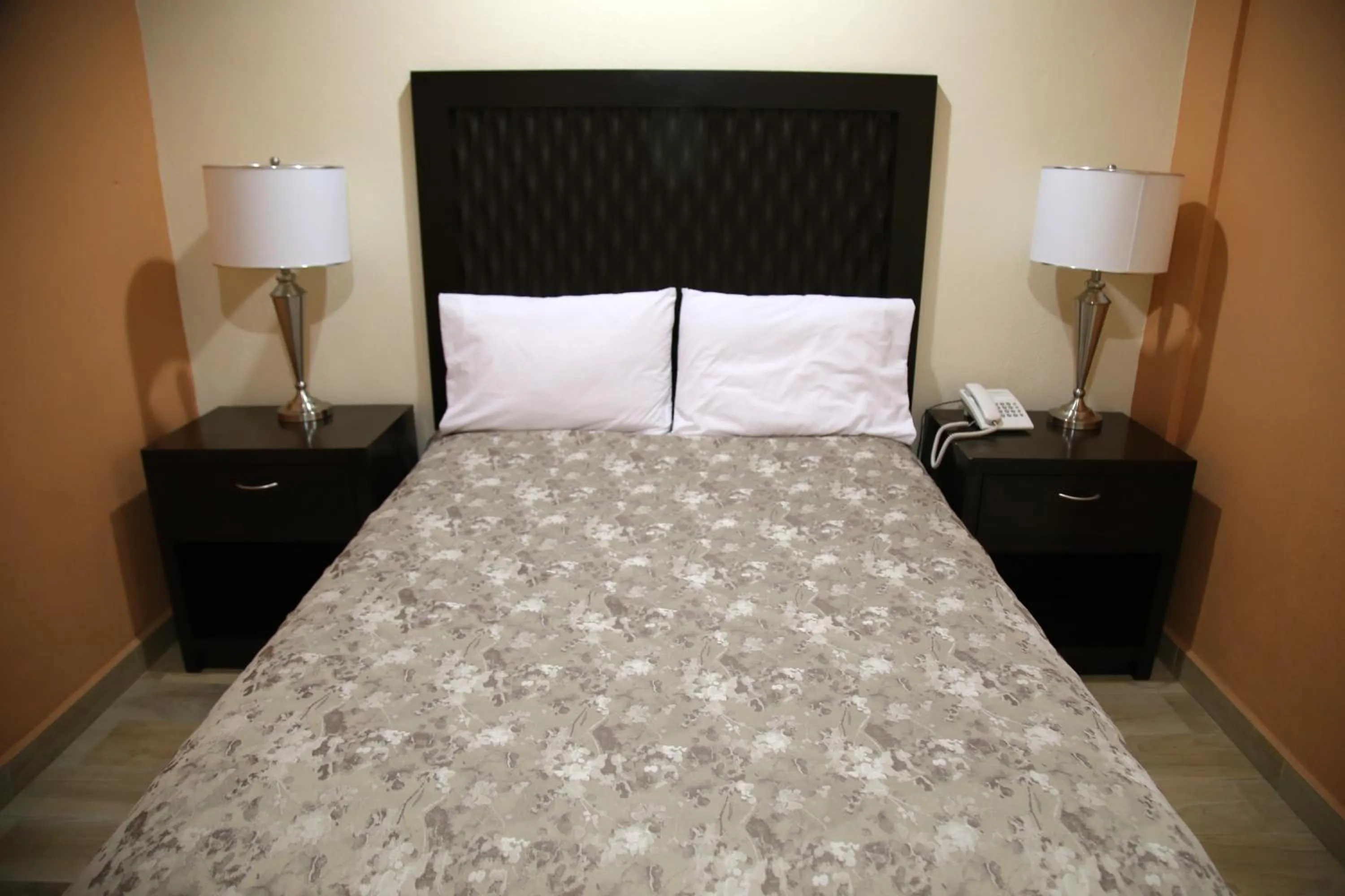 Decorative detail, Bed in Hotel Plaza Bernal