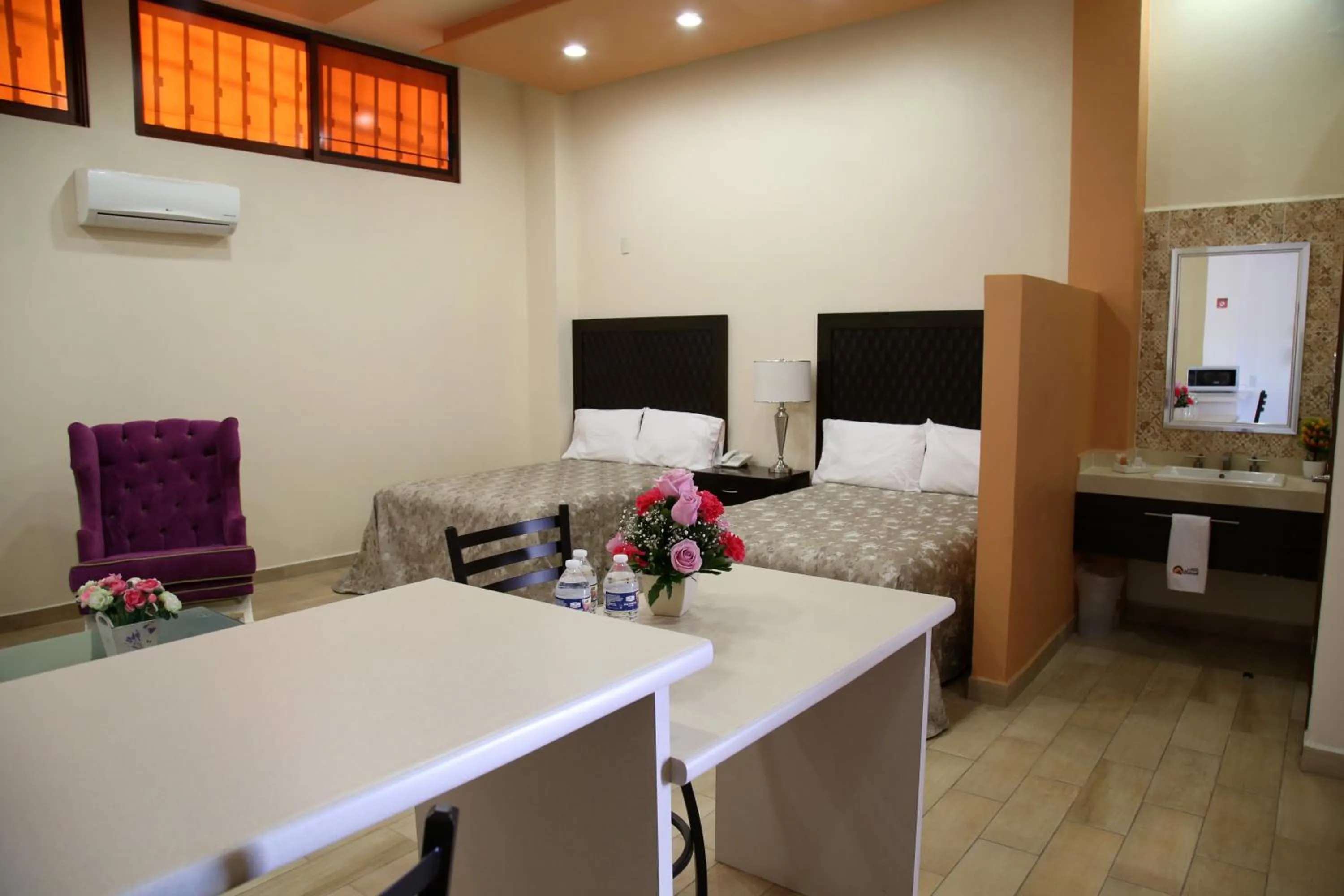 Photo of the whole room in Hotel Plaza Bernal