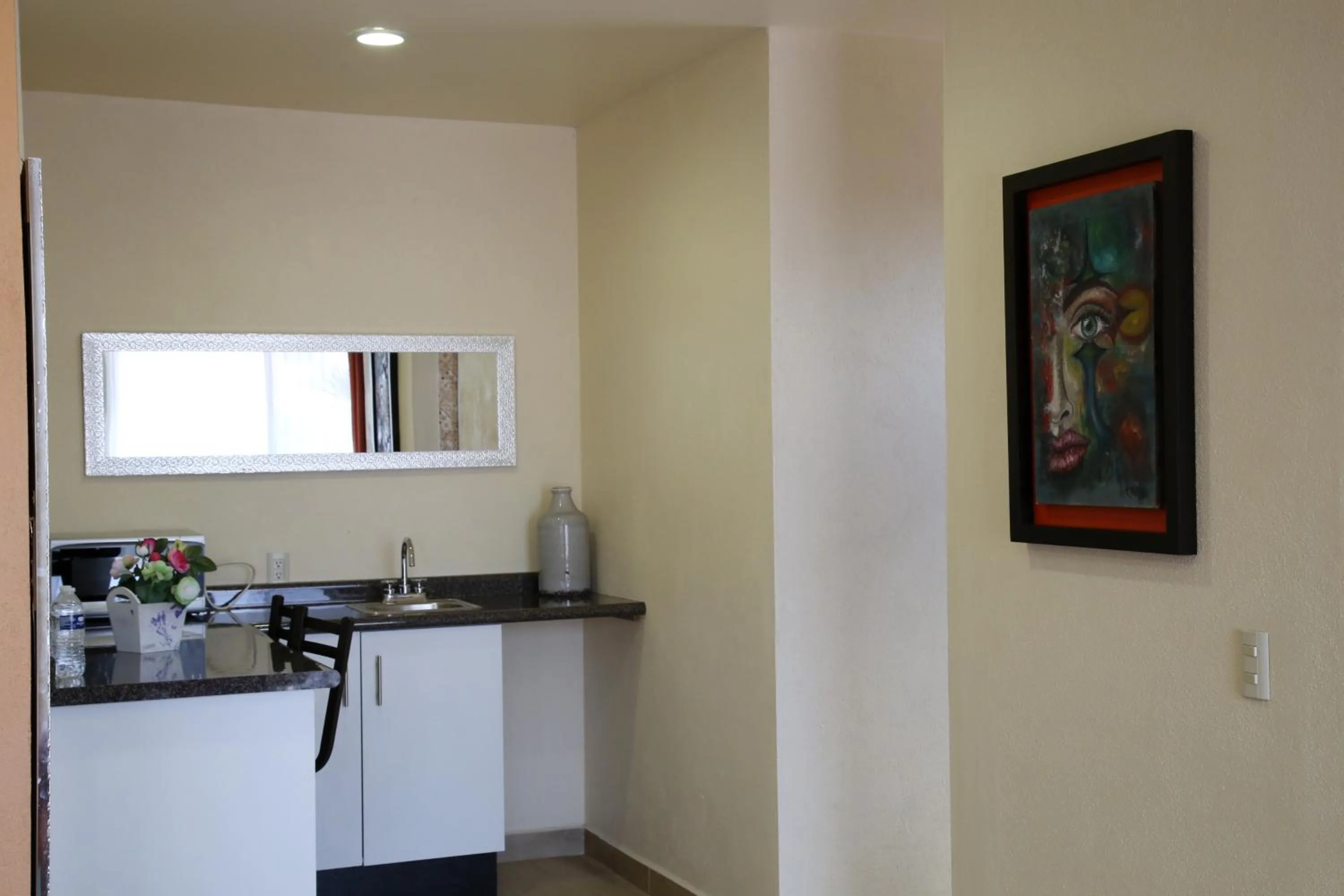 Photo of the whole room in Hotel Plaza Bernal