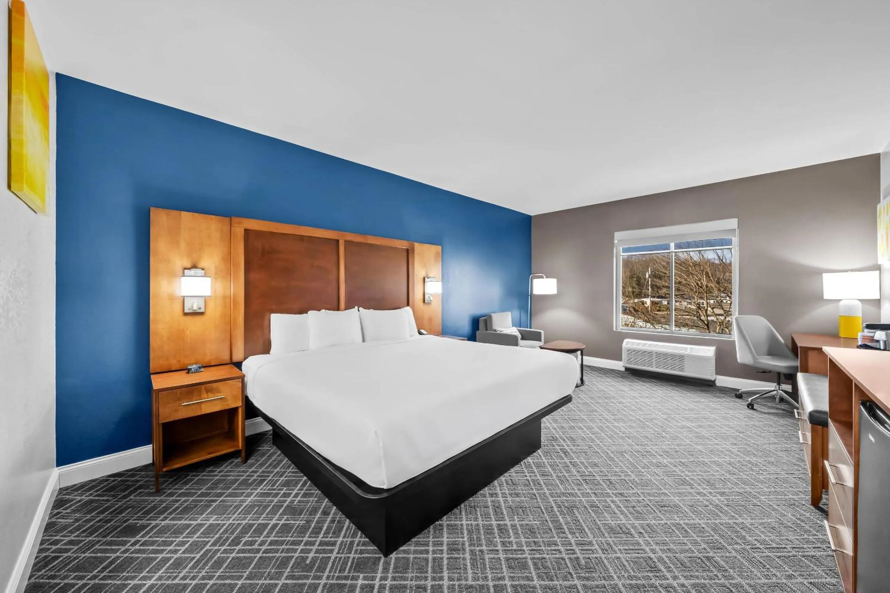Bedroom, Bed in Comfort Inn & Suites Plainville-Foxboro