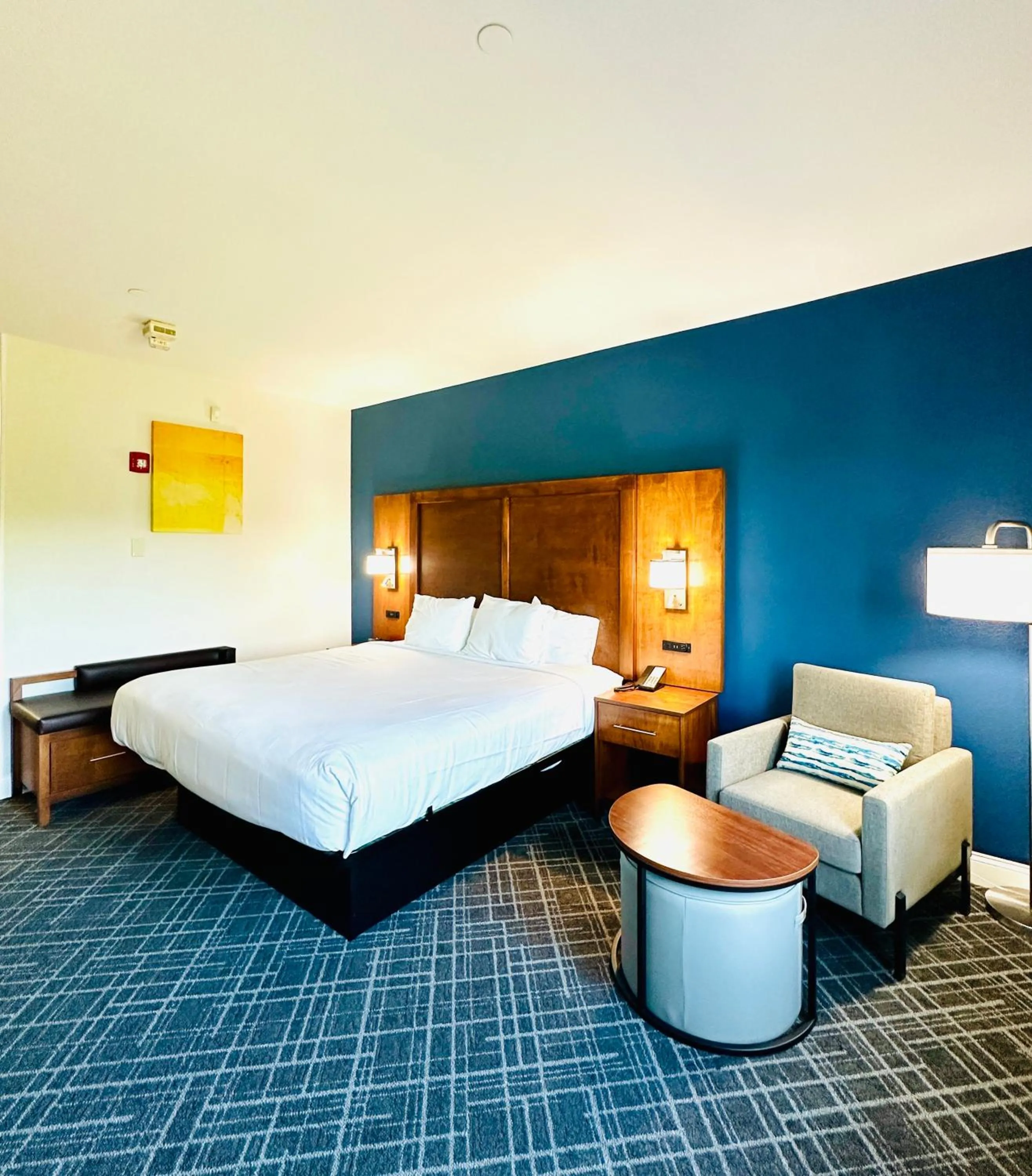 Bed in Comfort Inn & Suites Plainville-Foxboro