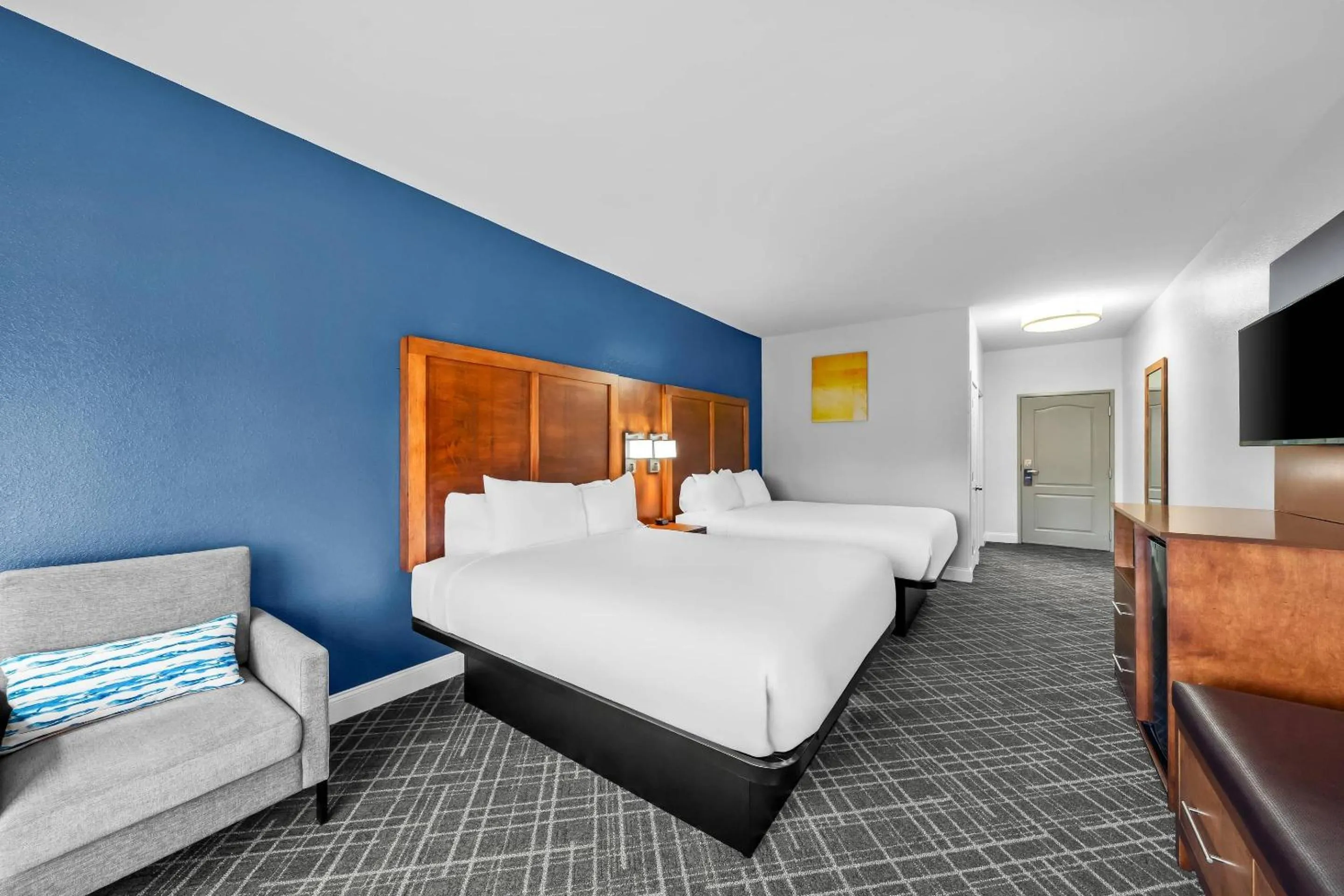 Bedroom, Bed in Comfort Inn & Suites Plainville-Foxboro