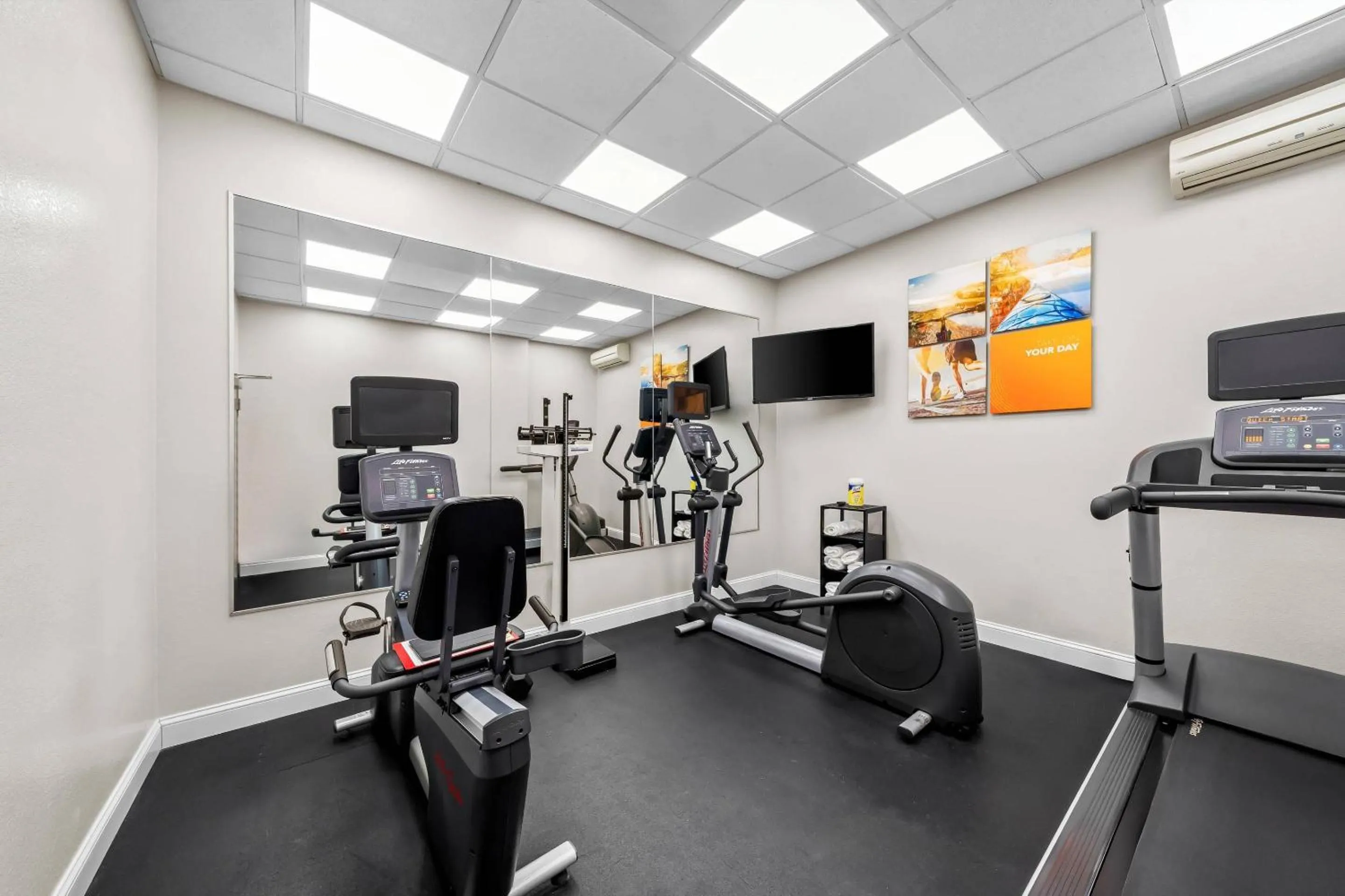 Fitness centre/facilities in Comfort Inn & Suites Plainville-Foxboro
