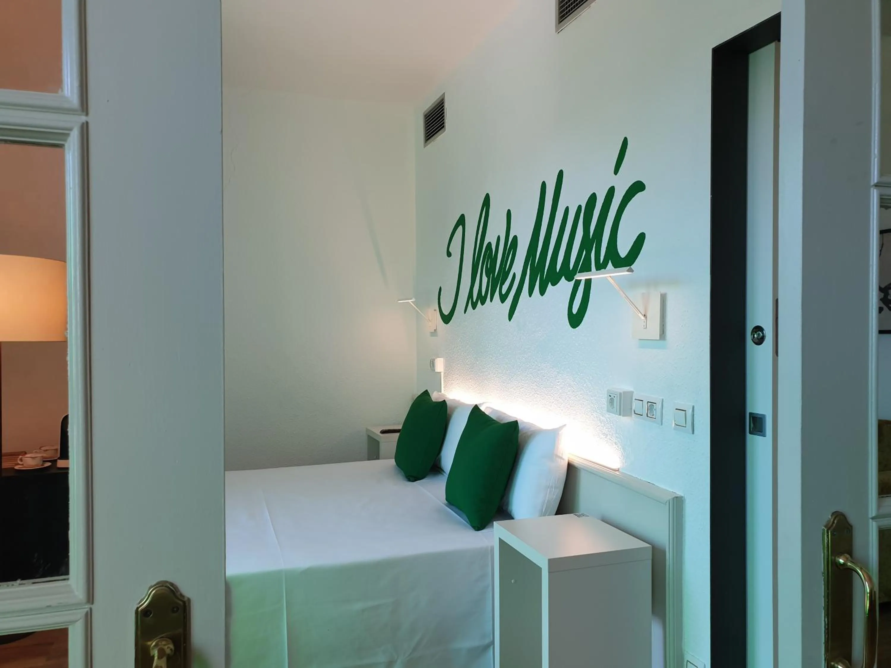 Bed in Lloret Vibe Affiliated by FERGUS