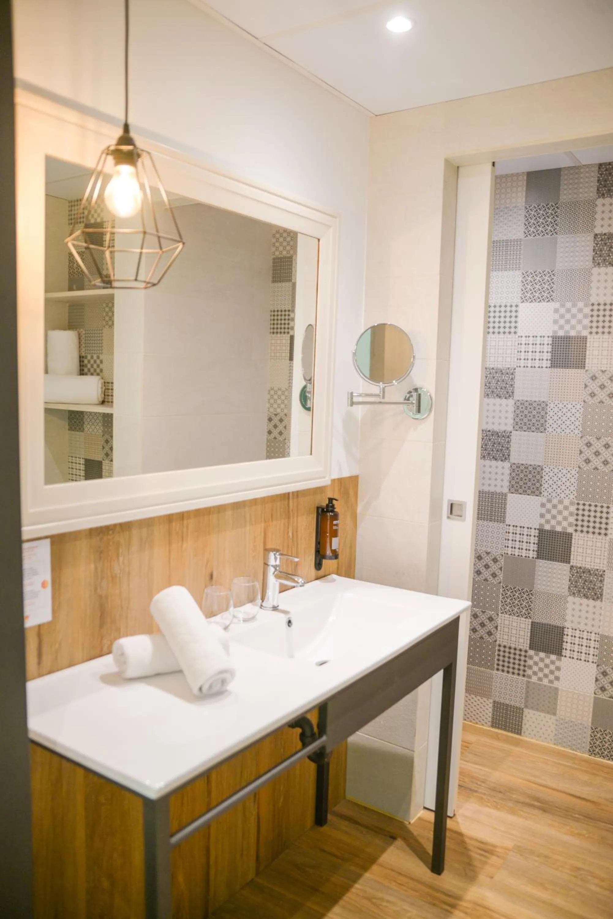 Bathroom in Lloret Vibe Affiliated by FERGUS