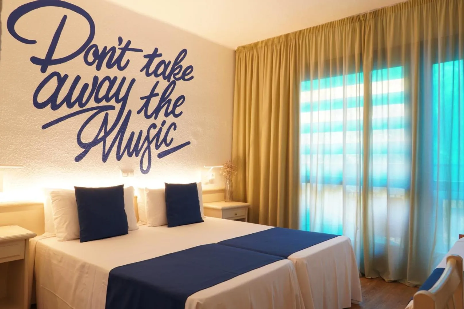 Bed in Lloret Vibe Affiliated by FERGUS