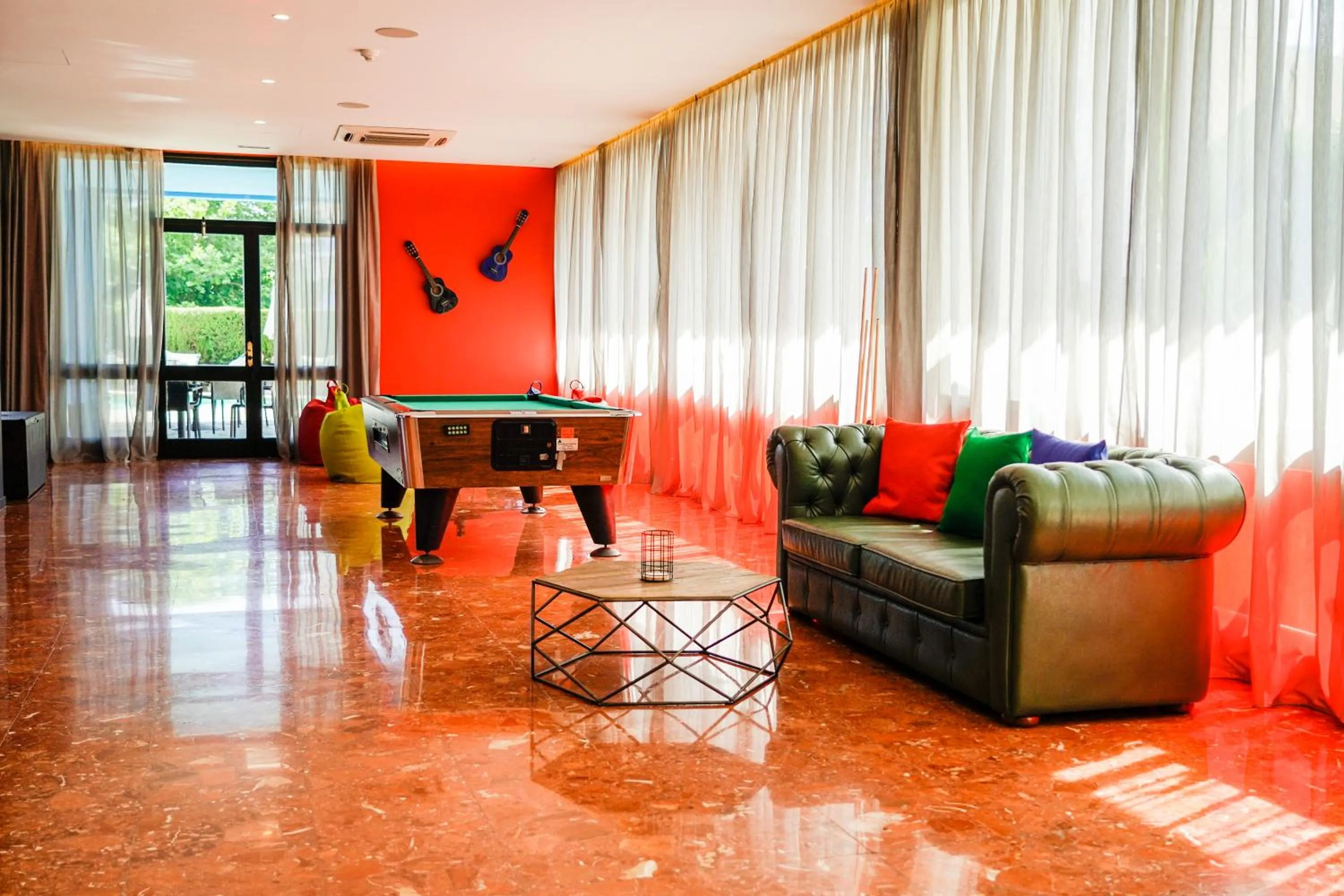 Billiard in Lloret Vibe Affiliated by FERGUS