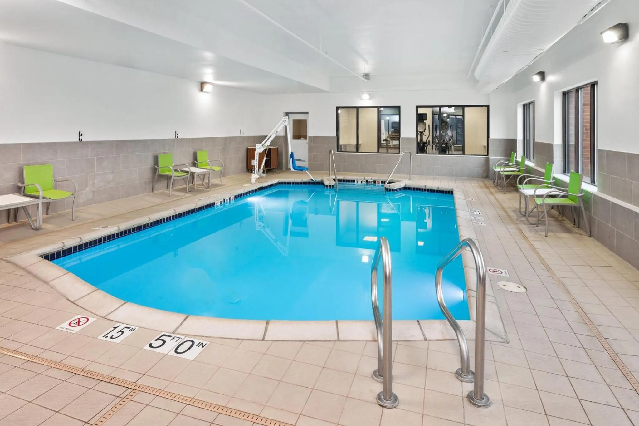 Swimming pool in Holiday Inn Express & Suites Chicago West-O'Hare Arpt Area by IHG