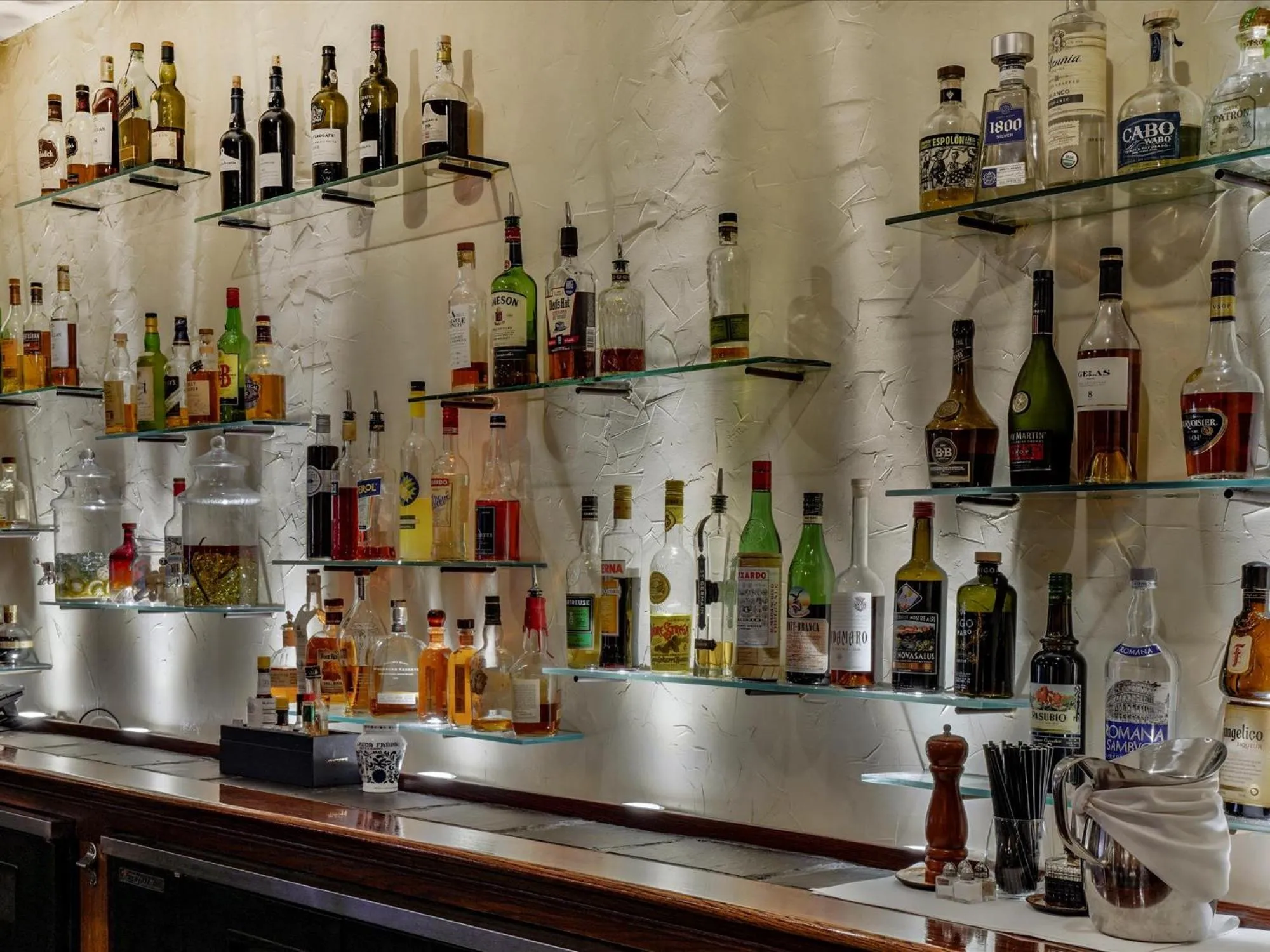 Lounge or bar in The Inn at Leola Village, a Historic Hotel of America