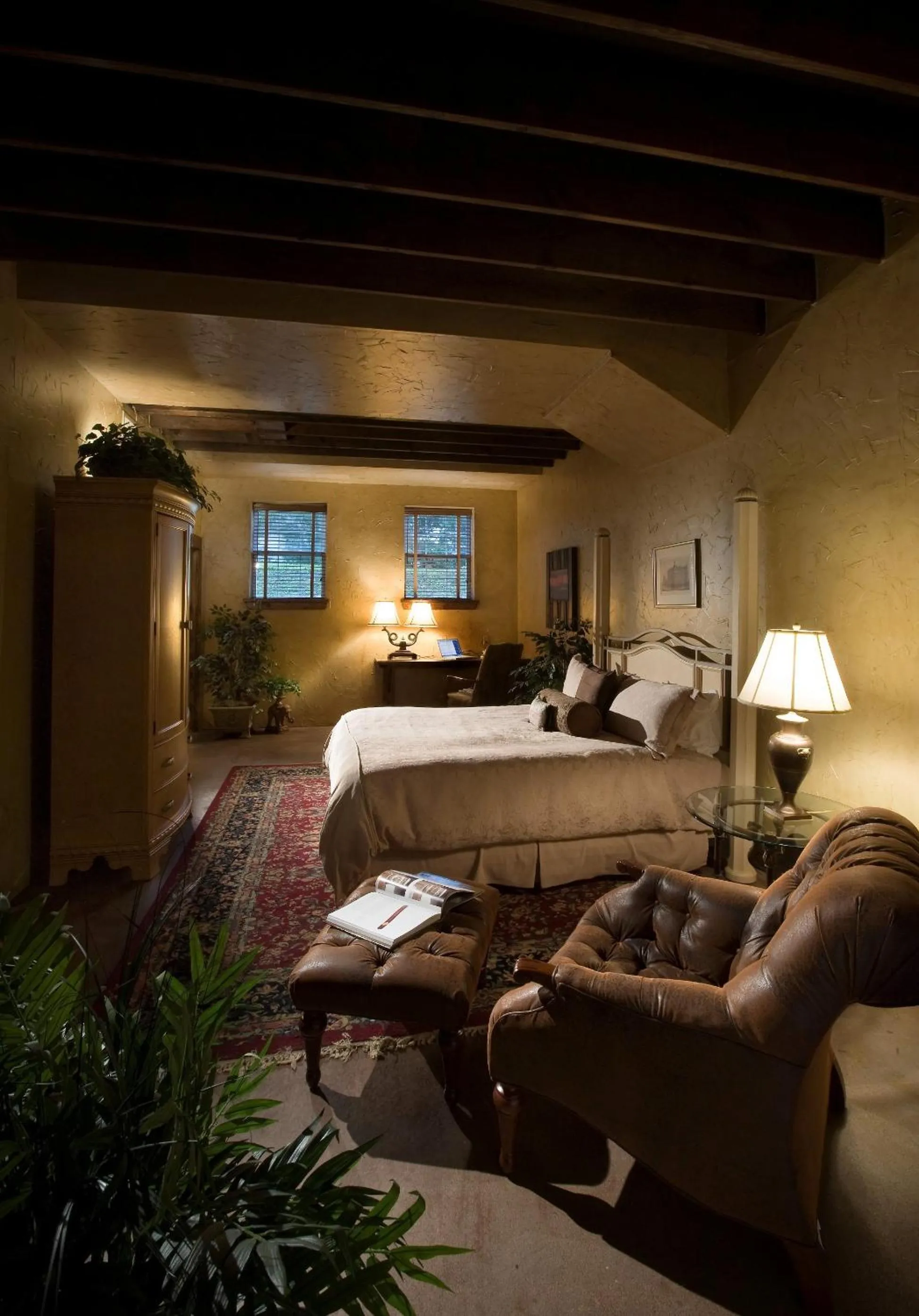Photo of the whole room, Bed in The Inn at Leola Village, a Historic Hotel of America