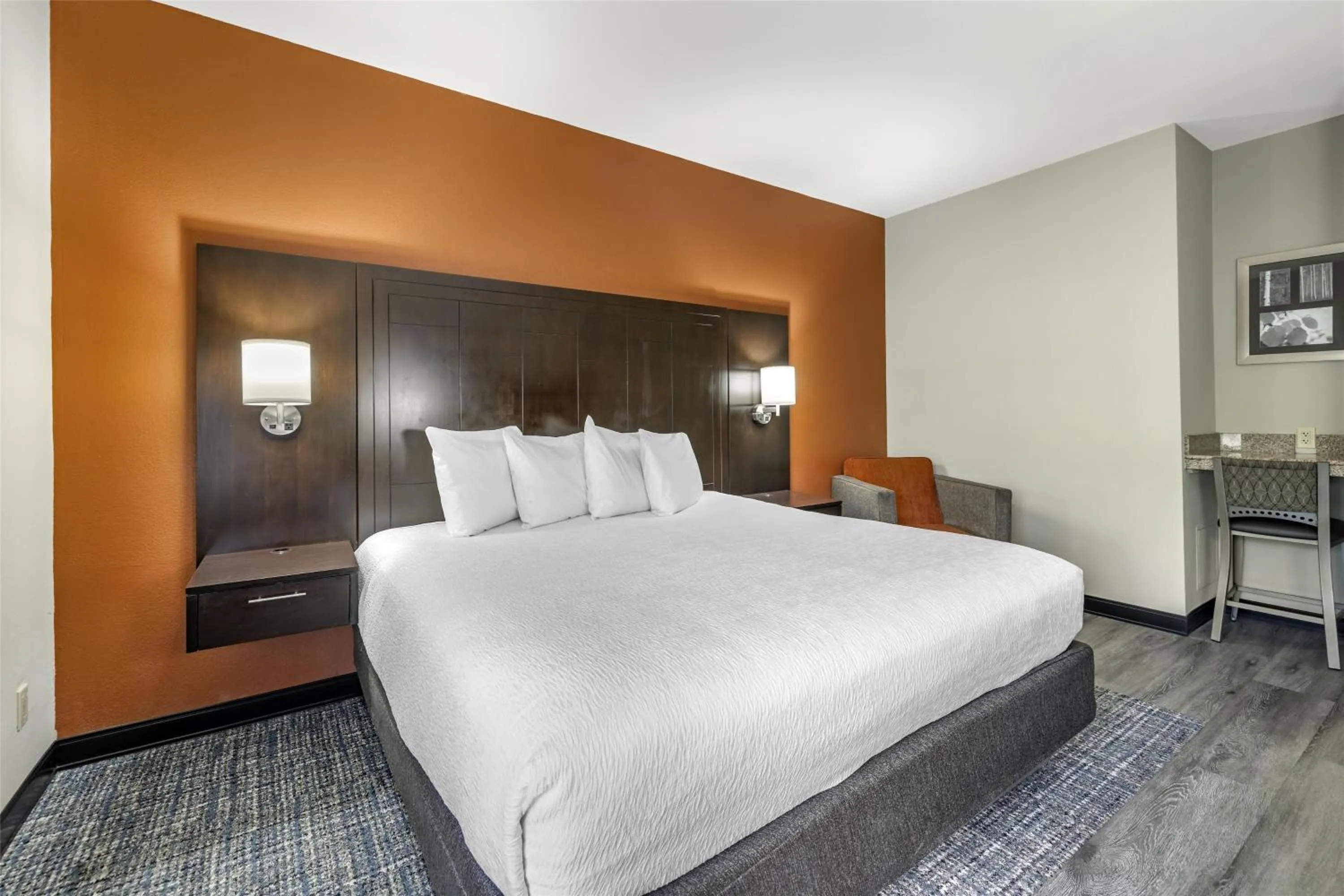 Bedroom, Bed in Best Western Plus Lee's Summit Hotel & Suites