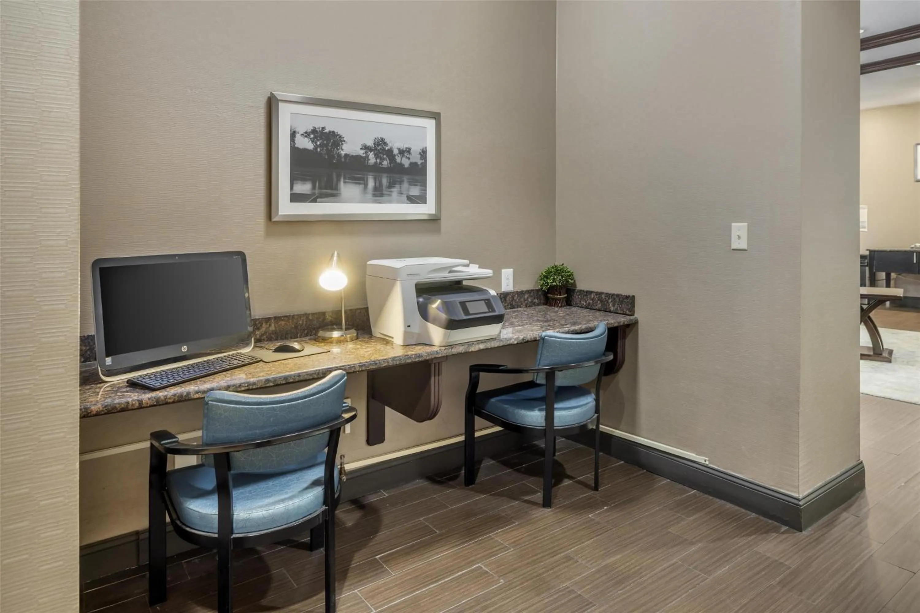Business facilities in Best Western Plus Lee's Summit Hotel & Suites