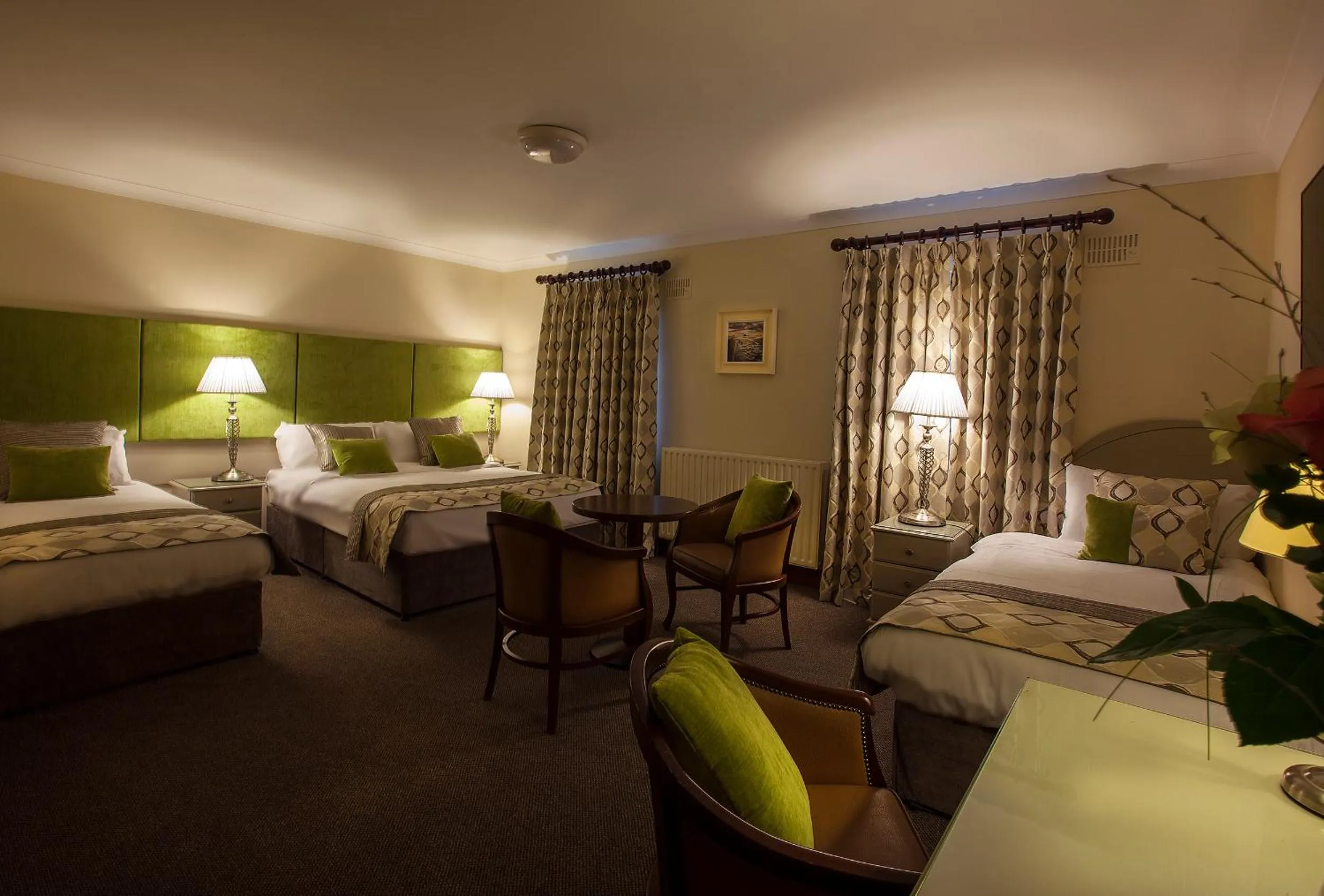 Bedroom, Bed in Breffni Arms Hotel