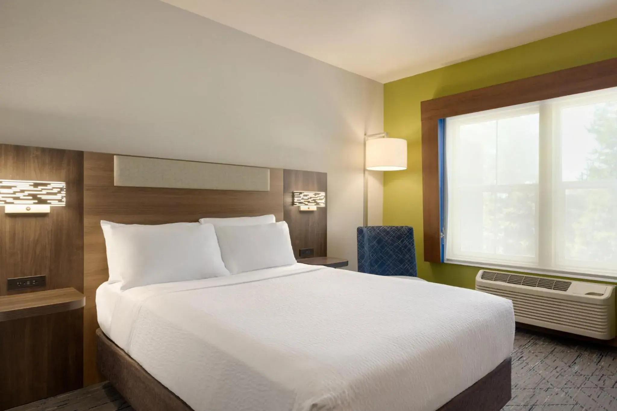 Standard Room in Holiday Inn Express- West Sacramento by IHG Standard Room in Holiday Inn Express- West Sacramento by IHG