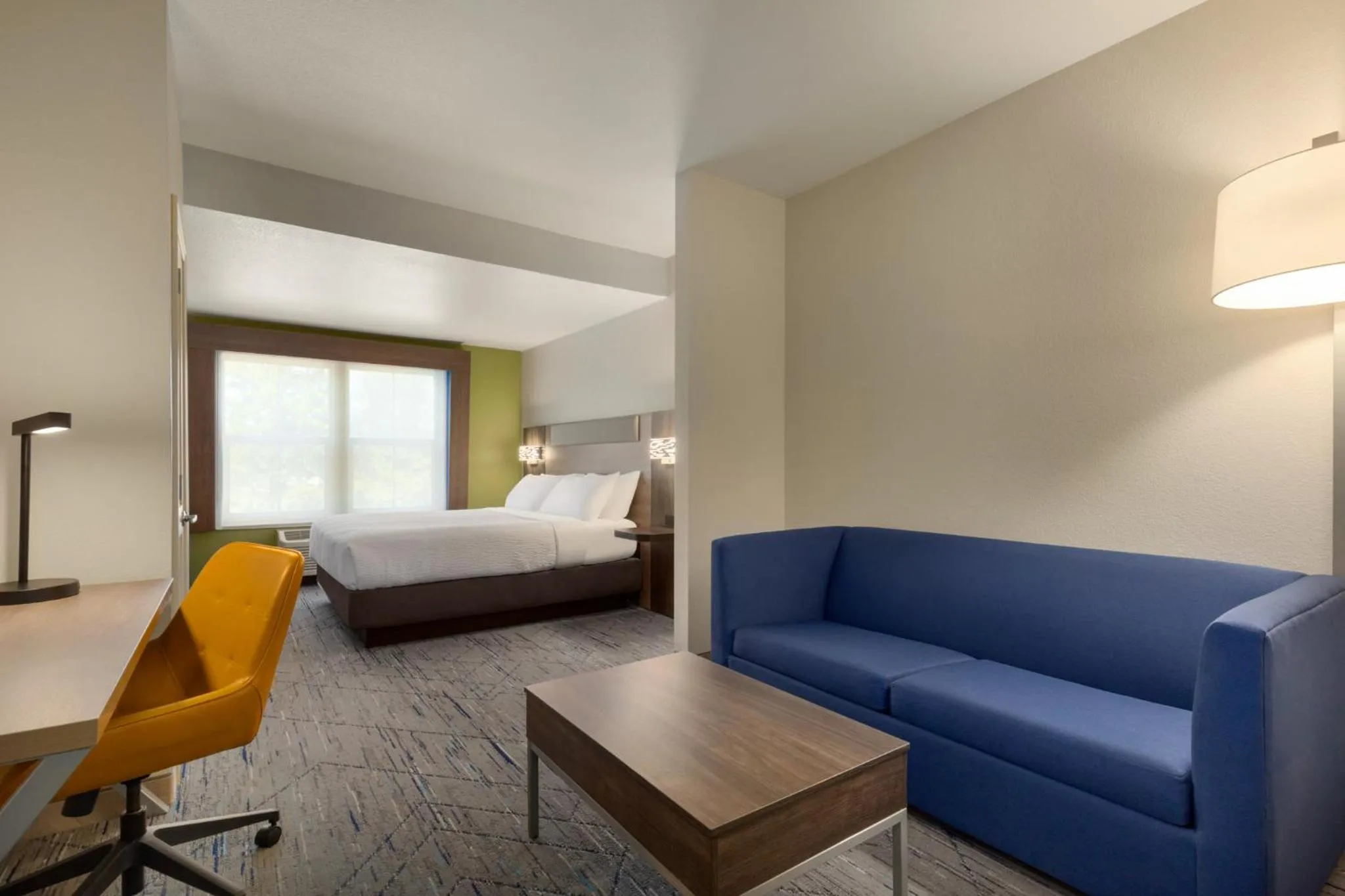 Photo of the whole room, Bed in Holiday Inn Express- West Sacramento by IHG