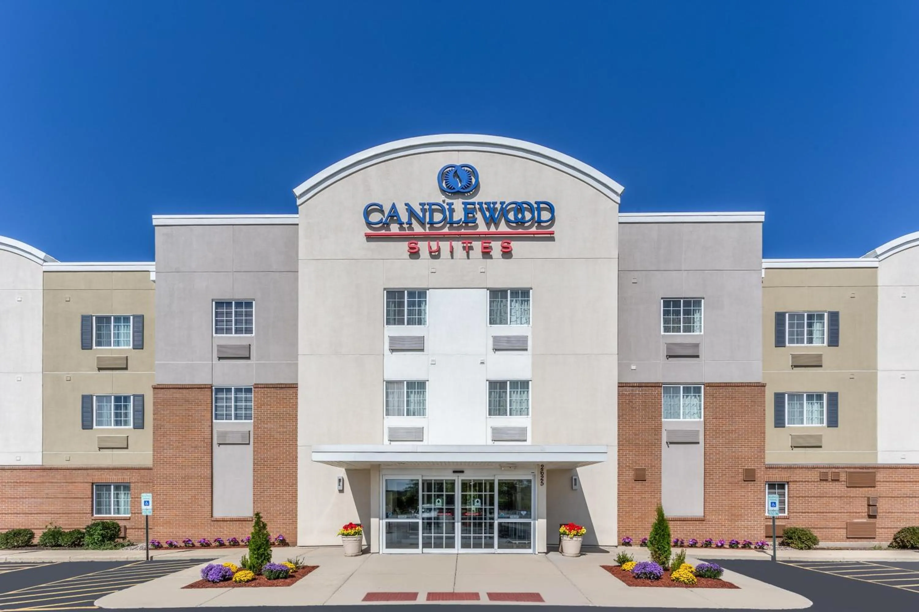 Property building in Candlewood Suites Aurora-Naperville by IHG