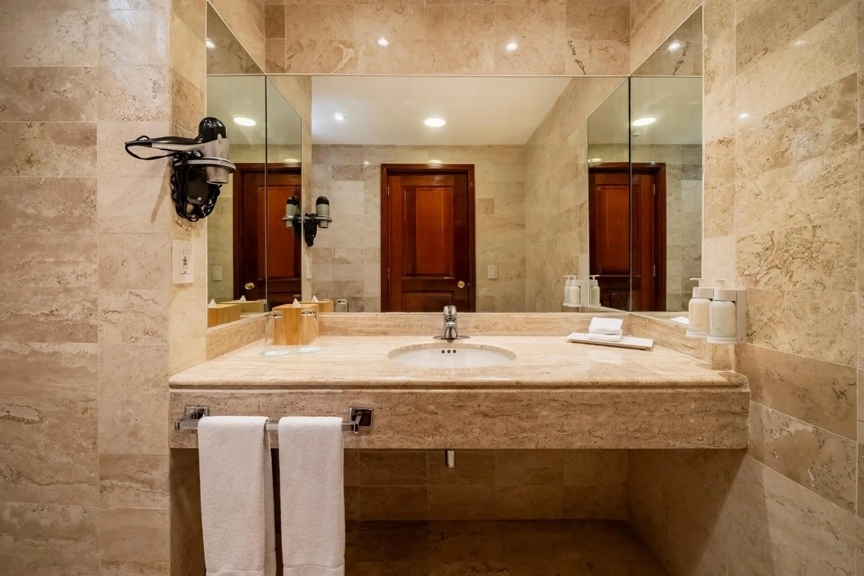 Bathroom in Iberostar Waves Tucan - All Inclusive