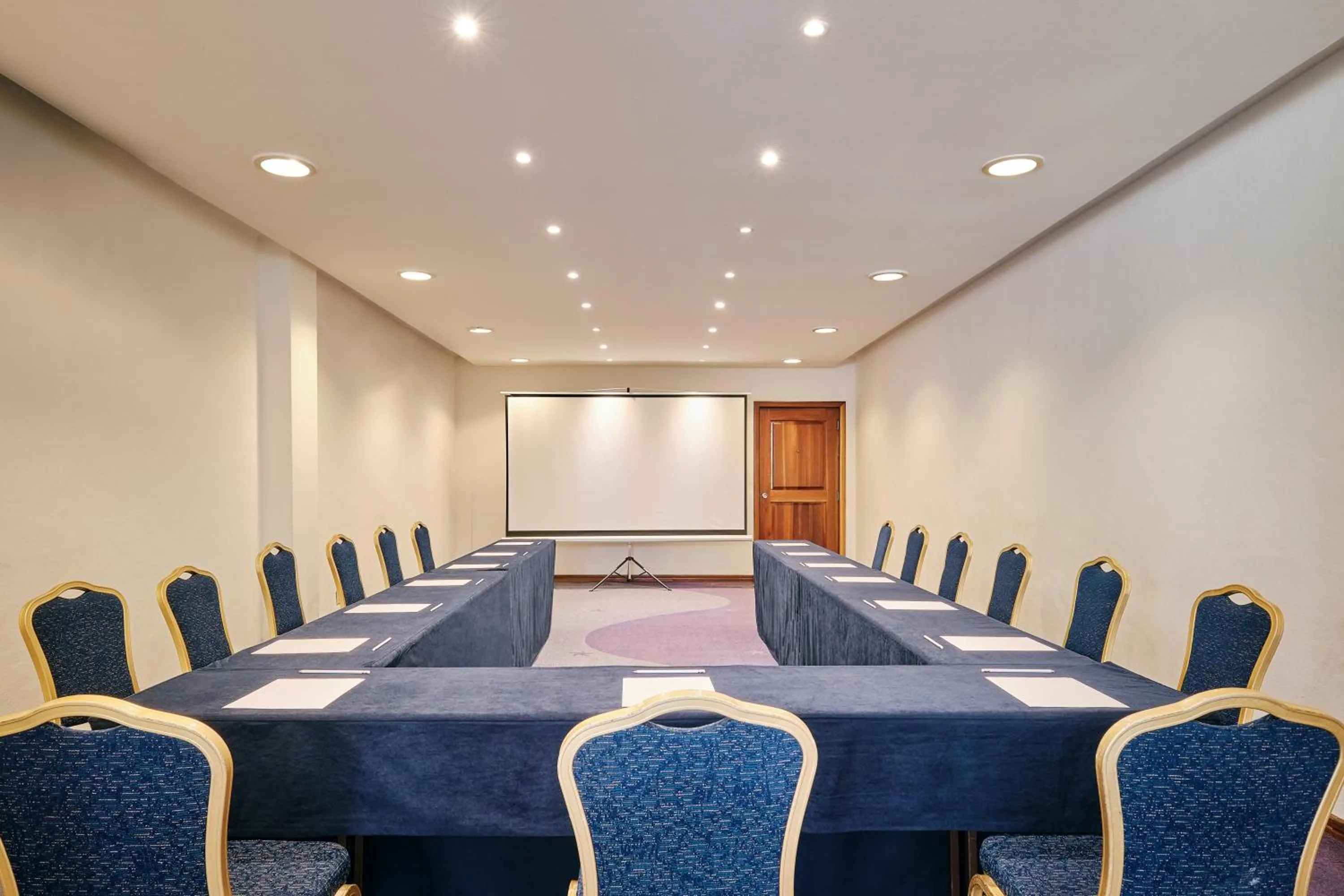 Business facilities in Iberostar Waves Tucan - All Inclusive